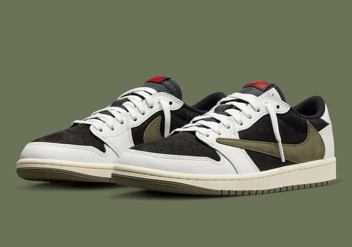 TRAVIS SCOTT x WMNS AIR JORDAN 1 LOW OG 