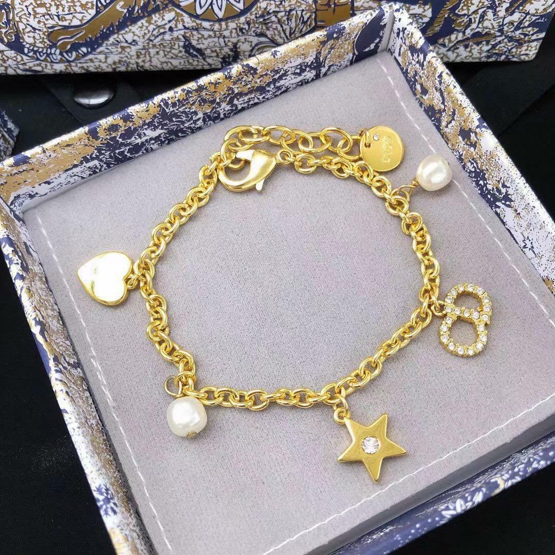 Dior迪奧新款復古字母CD星星手鍊