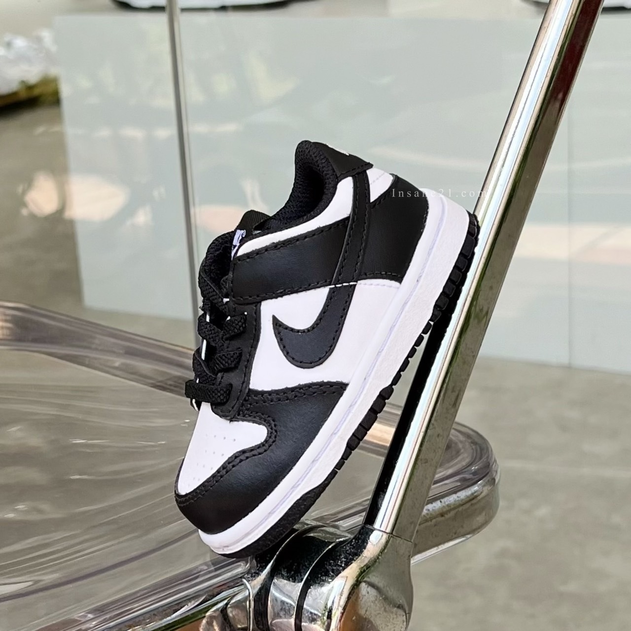 NIKE DUNK LOW 童鞋 熊貓. 黑白 全新正品 CW1588-100 / CW1589-100