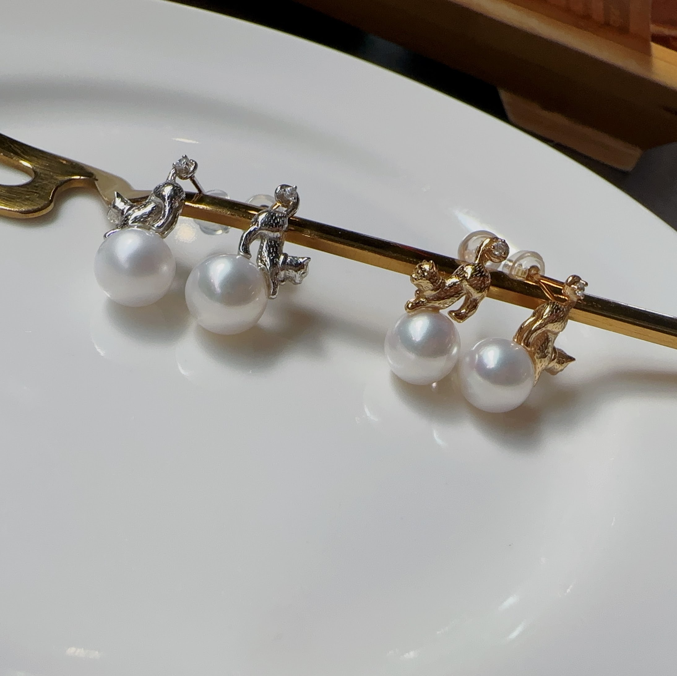 伸懶腰貓咪 - 珍珠耳環