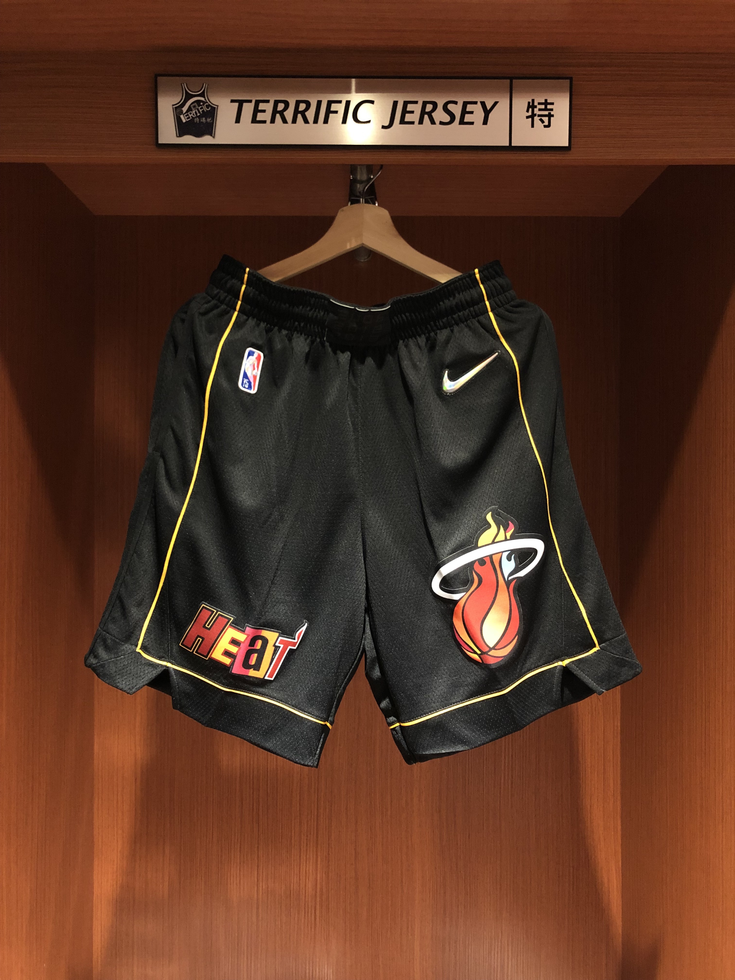 NBA球褲 Miami Heat 邁阿密熱火城市球褲 75周年 鑽石標 City Nike Swingman Shorts 球迷版 有口袋 全新