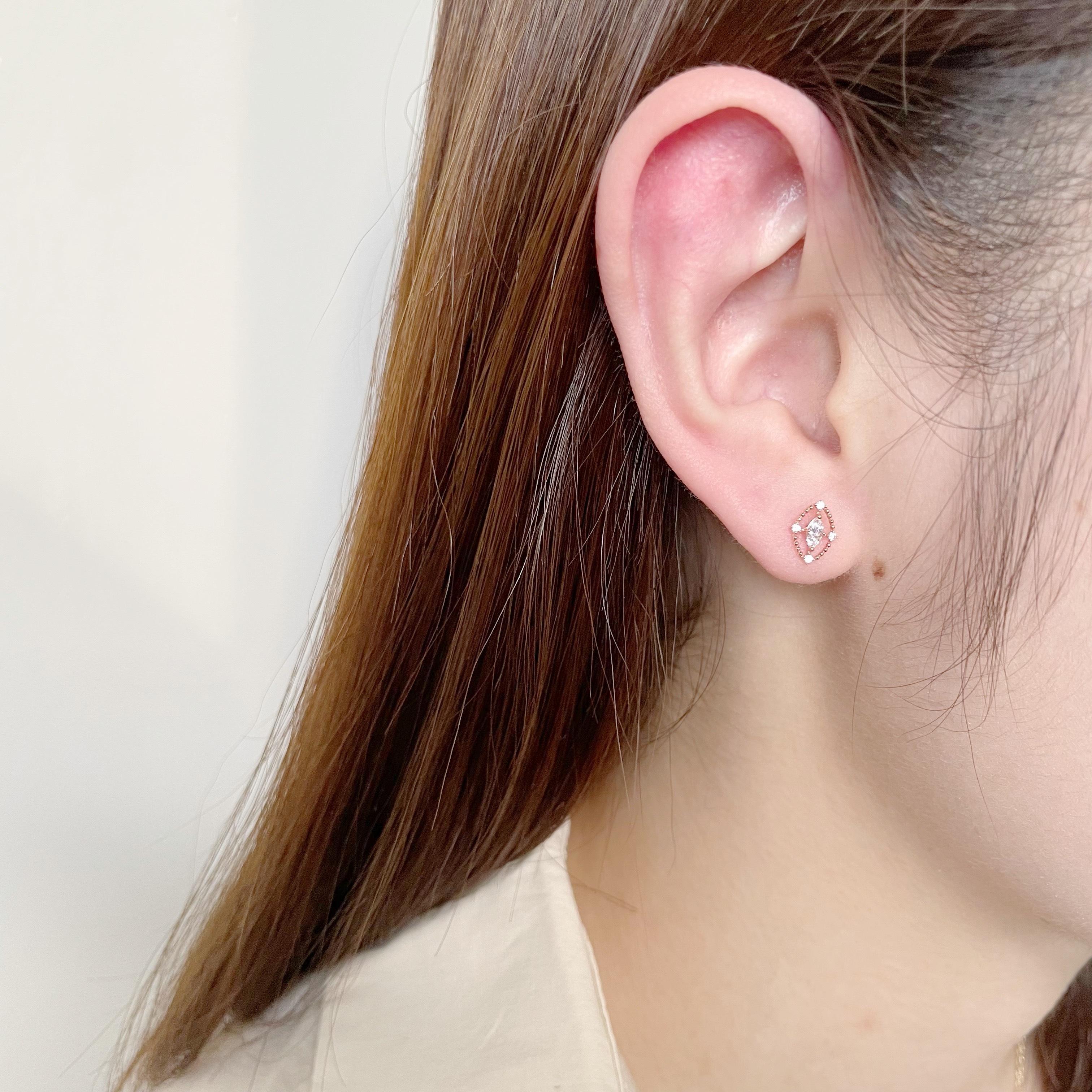 10k眼形羅盤鋯石耳環