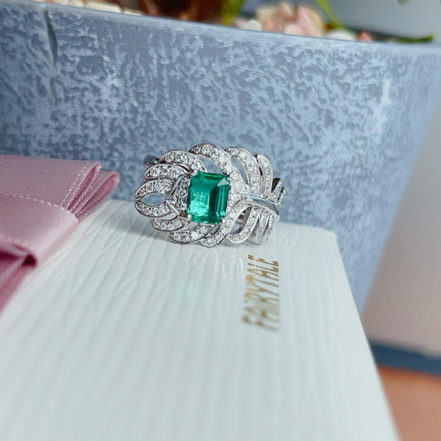 18K金祖母綠鑽石戒指 - 帶GUILD證書