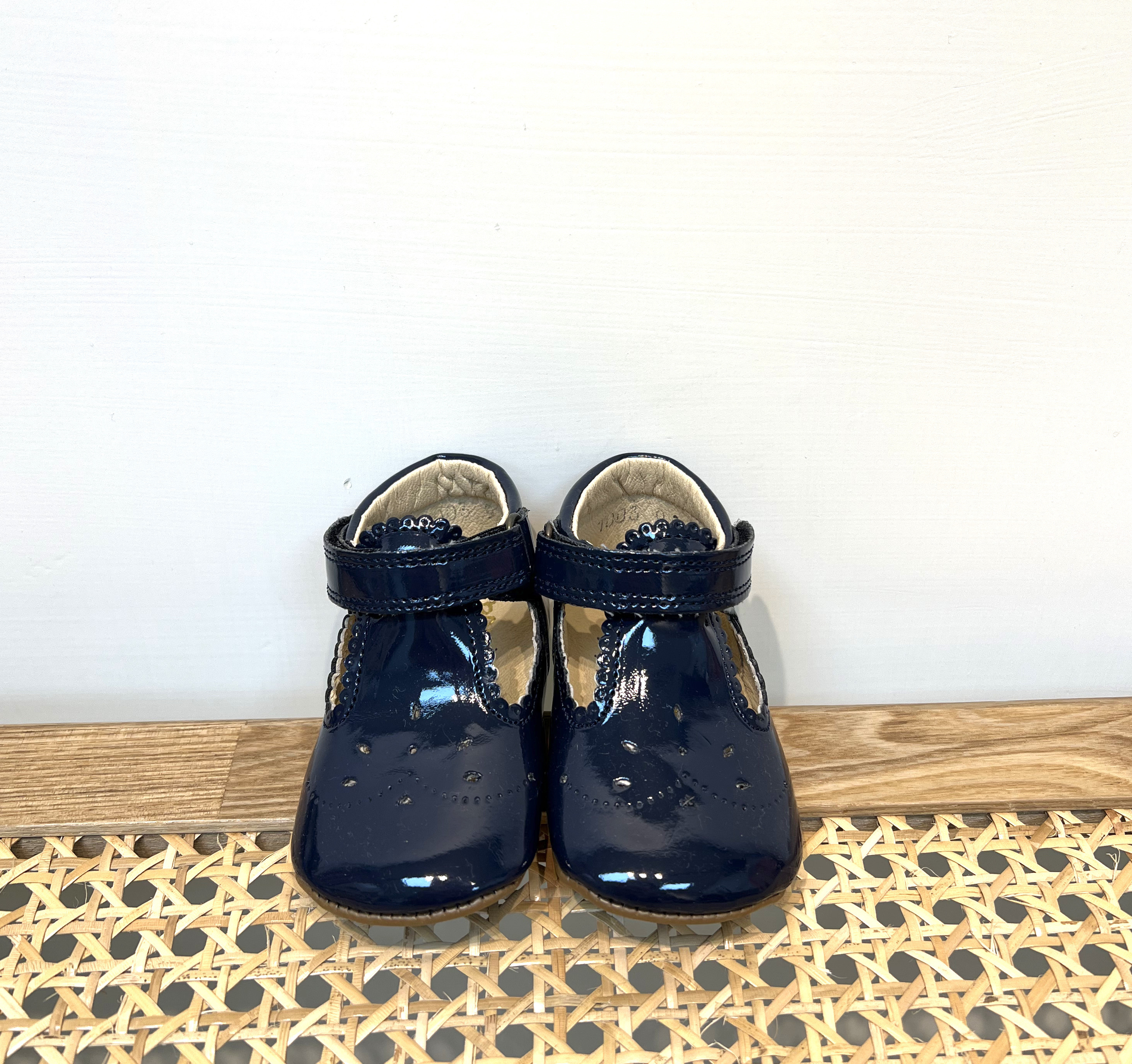 POM POM 漆皮雕花學步鞋 Ballerina t-bar - navy patent 深藍