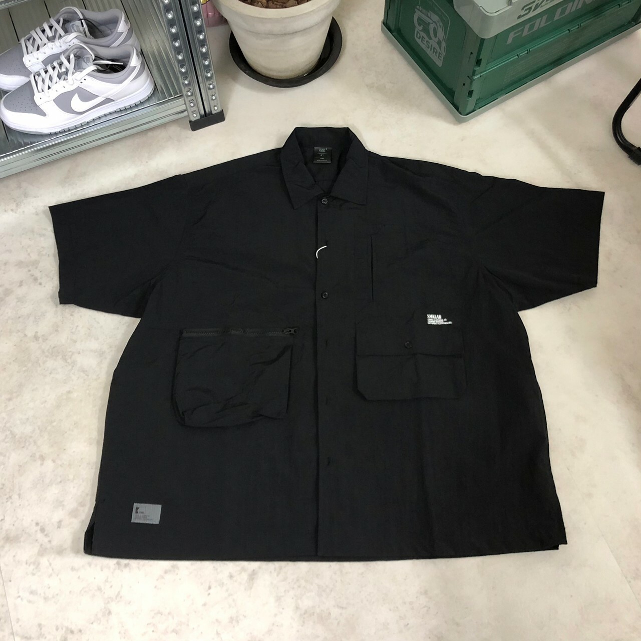 Smokinglife 日系機能風輕工裝順滑舒適多袋鬆身短袖恤衫 ( 薄尼龍質感 ) B1062