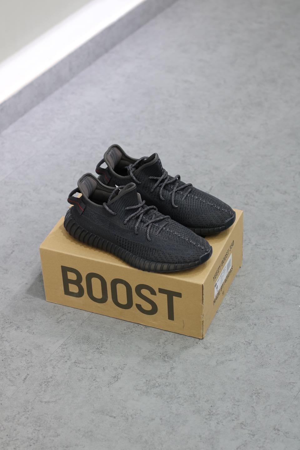 預訂 Adidas Yeezy Boost 350 V2 Black  FU9006 黑天使·鞋帶反光