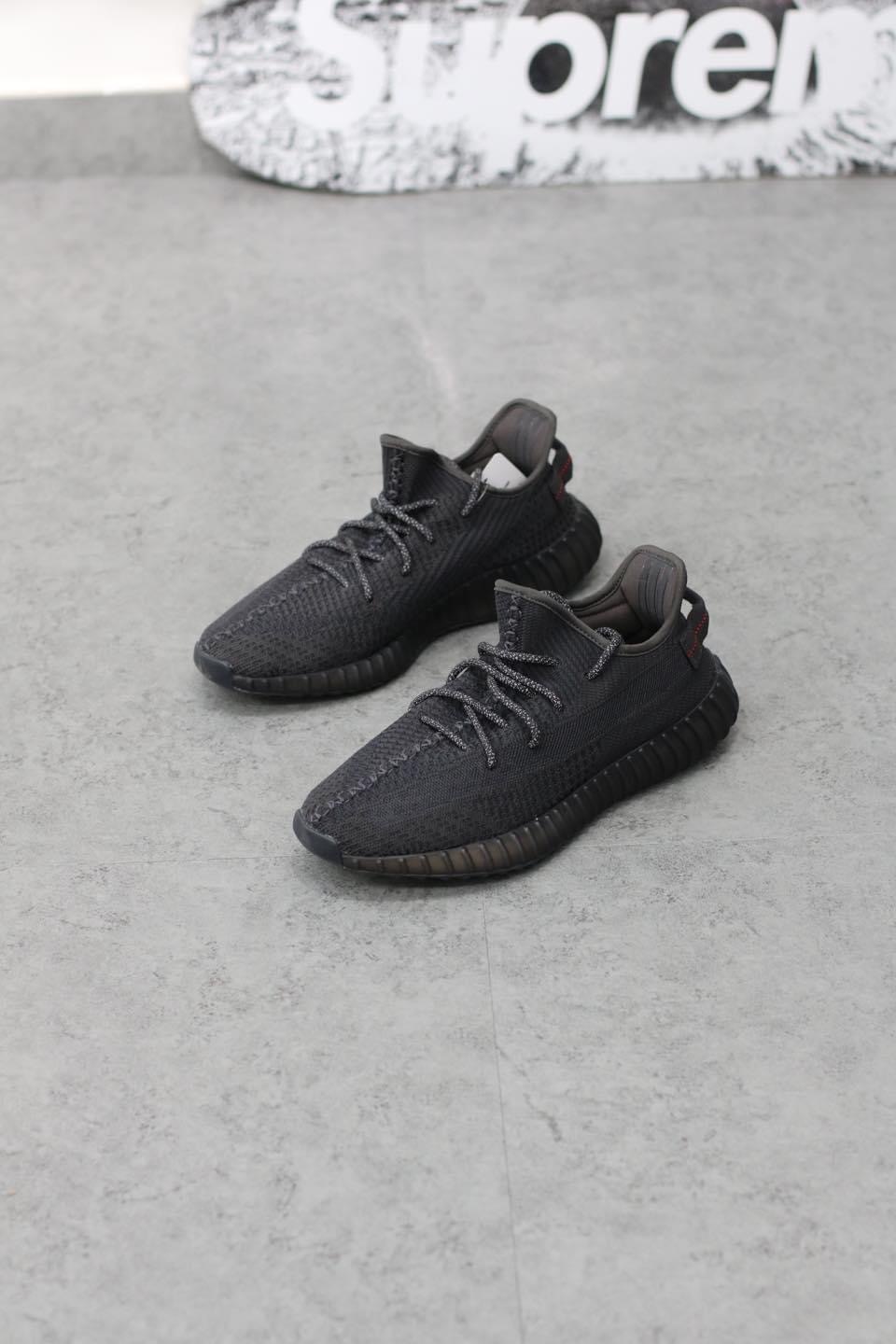 預訂 Adidas Yeezy Boost 350 V2 Black  FU9006 黑天使·鞋帶反光