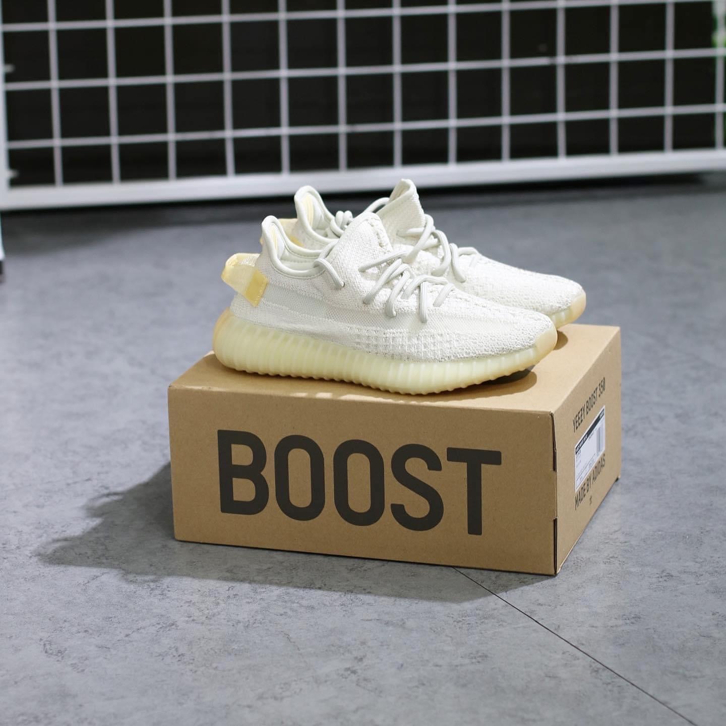 預訂 adidas Yeezy Boost 350 V2 Light  GY3438