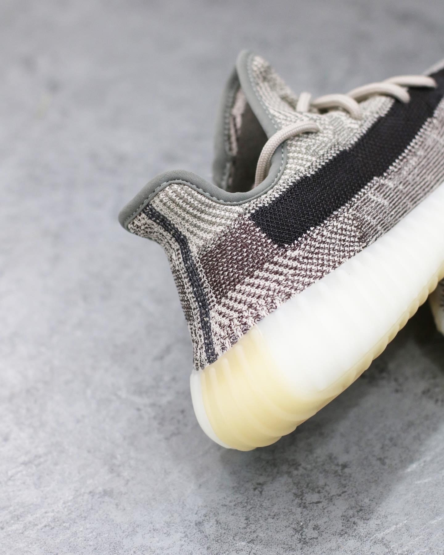 yeezy 350 zyon retail