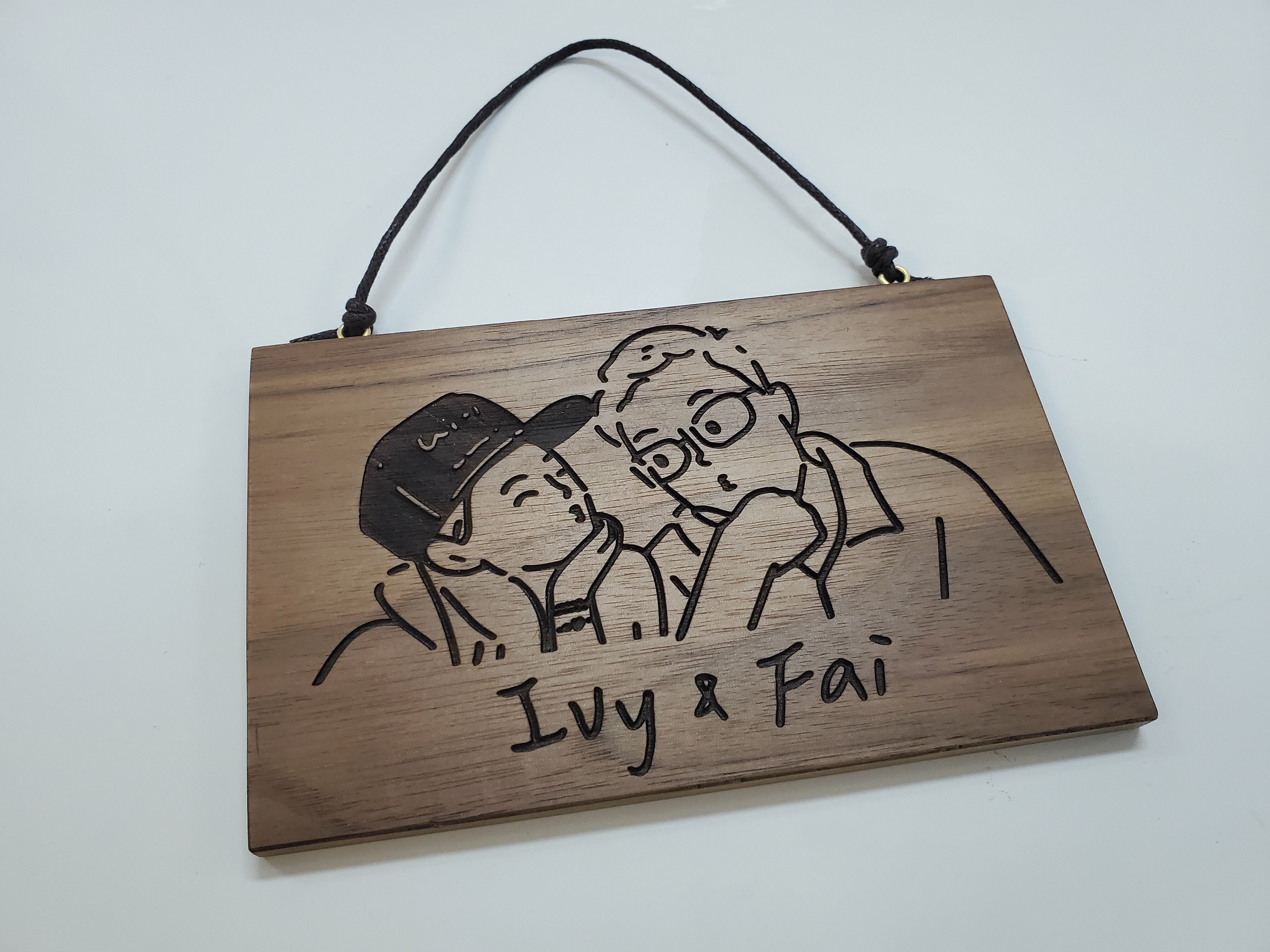 胡桃木門牌 (簡筆似顏繪)