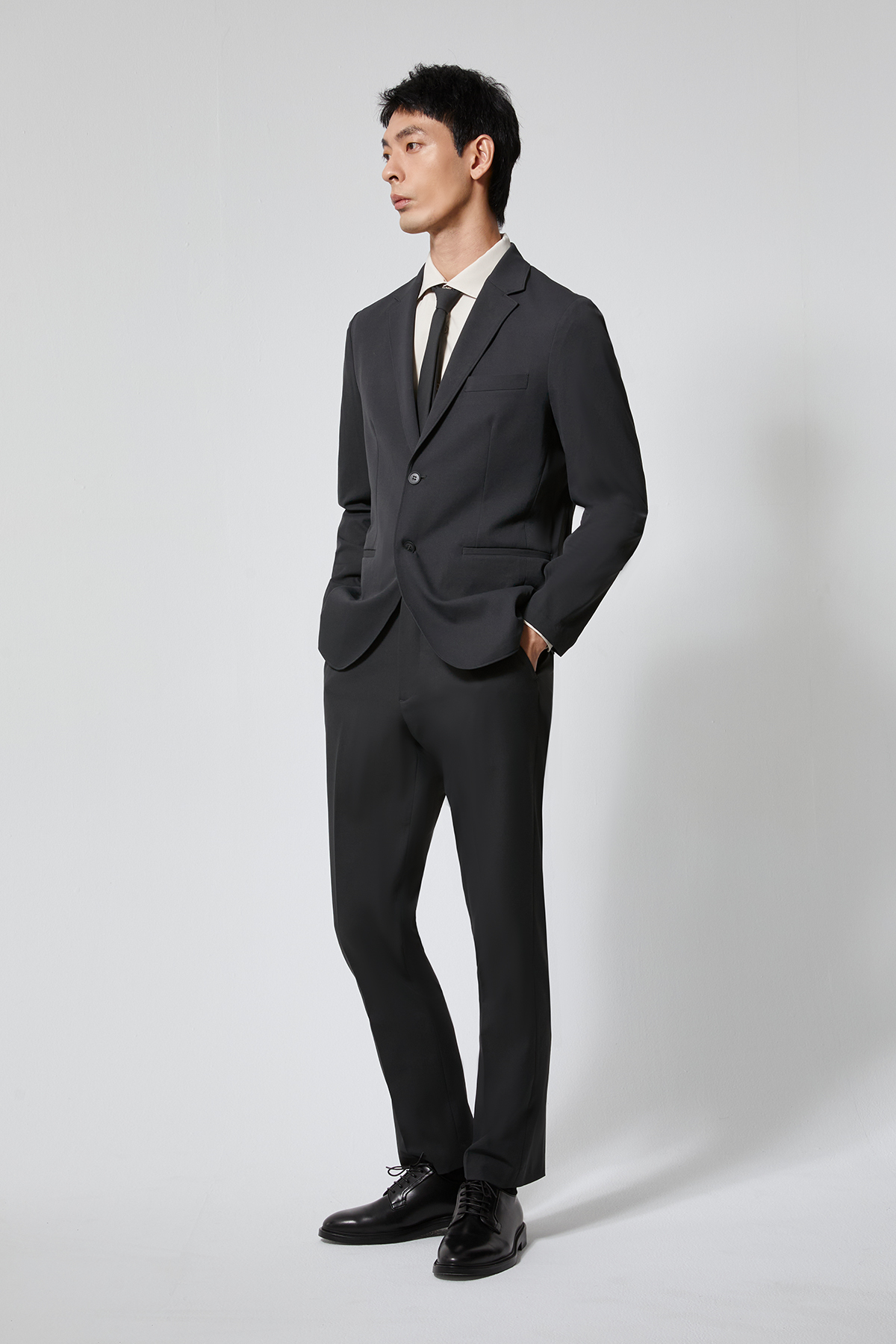 BIZ 防潑水西裝外套 男（霧黑）