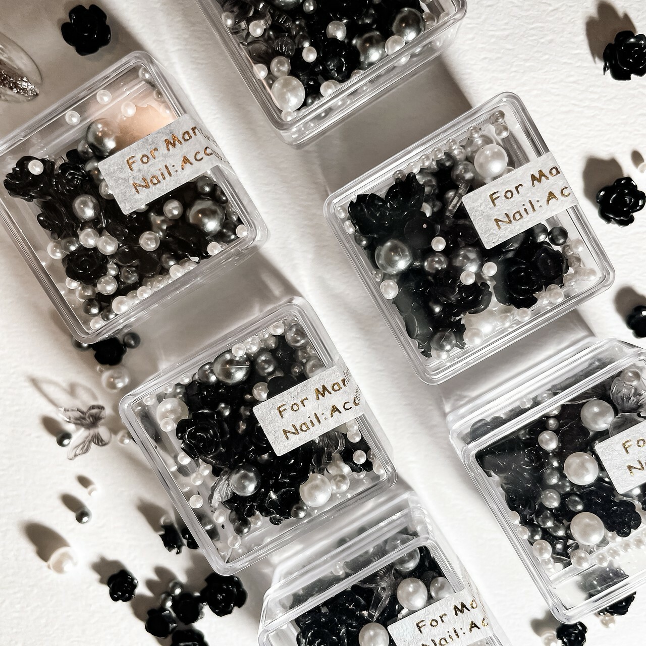 新品上市📣【美甲飾品】黑色山茶花珍珠混裝飾品