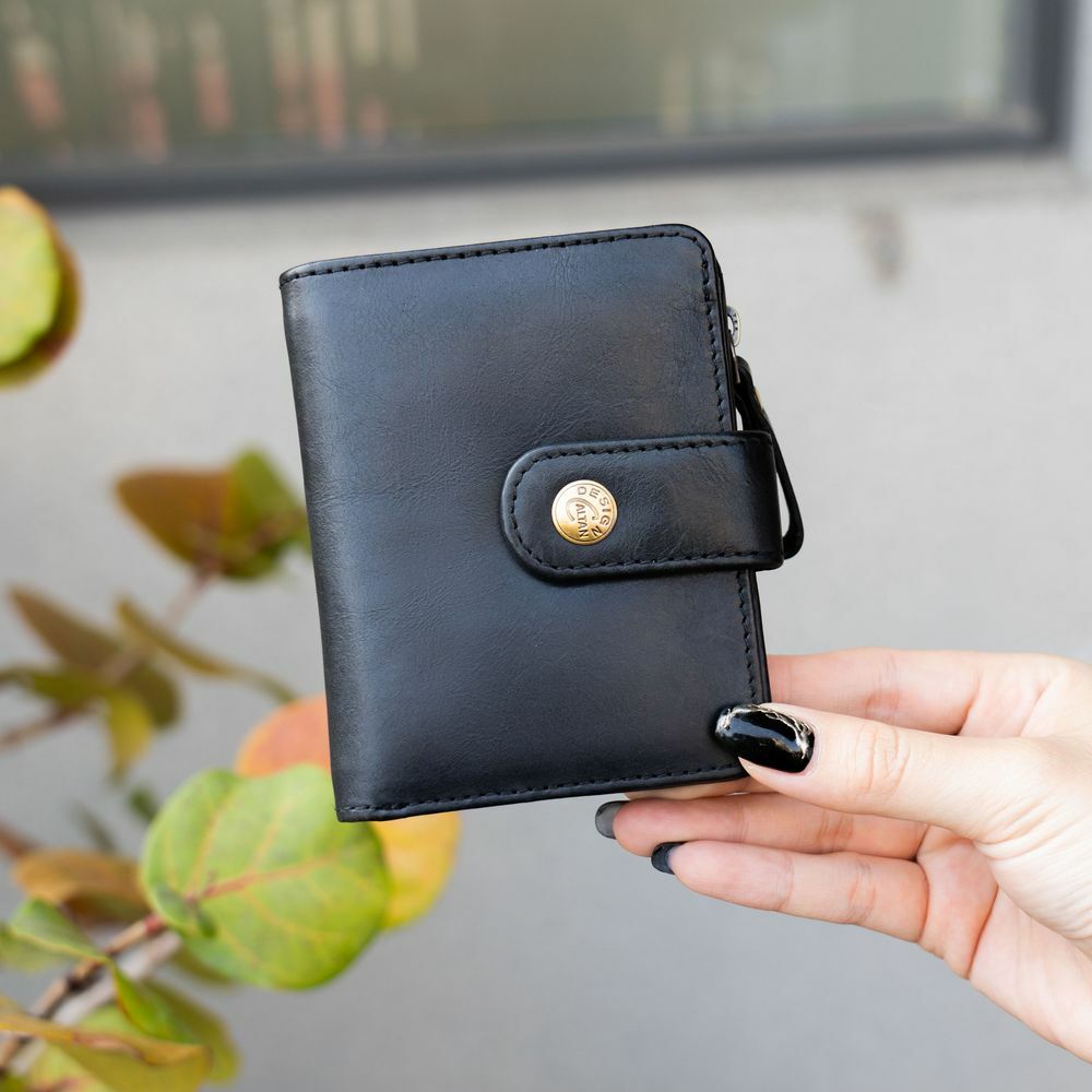 『新品上市』老爺有喜  扣式小巧時尚中夾(074349bk)