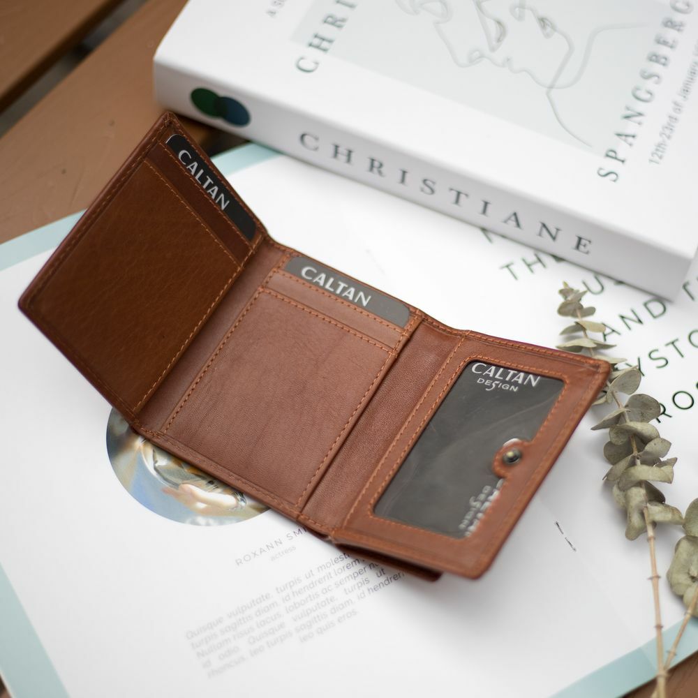 『新品上市』老爺有喜 小文藝扣式真皮短夾 (075055cd)