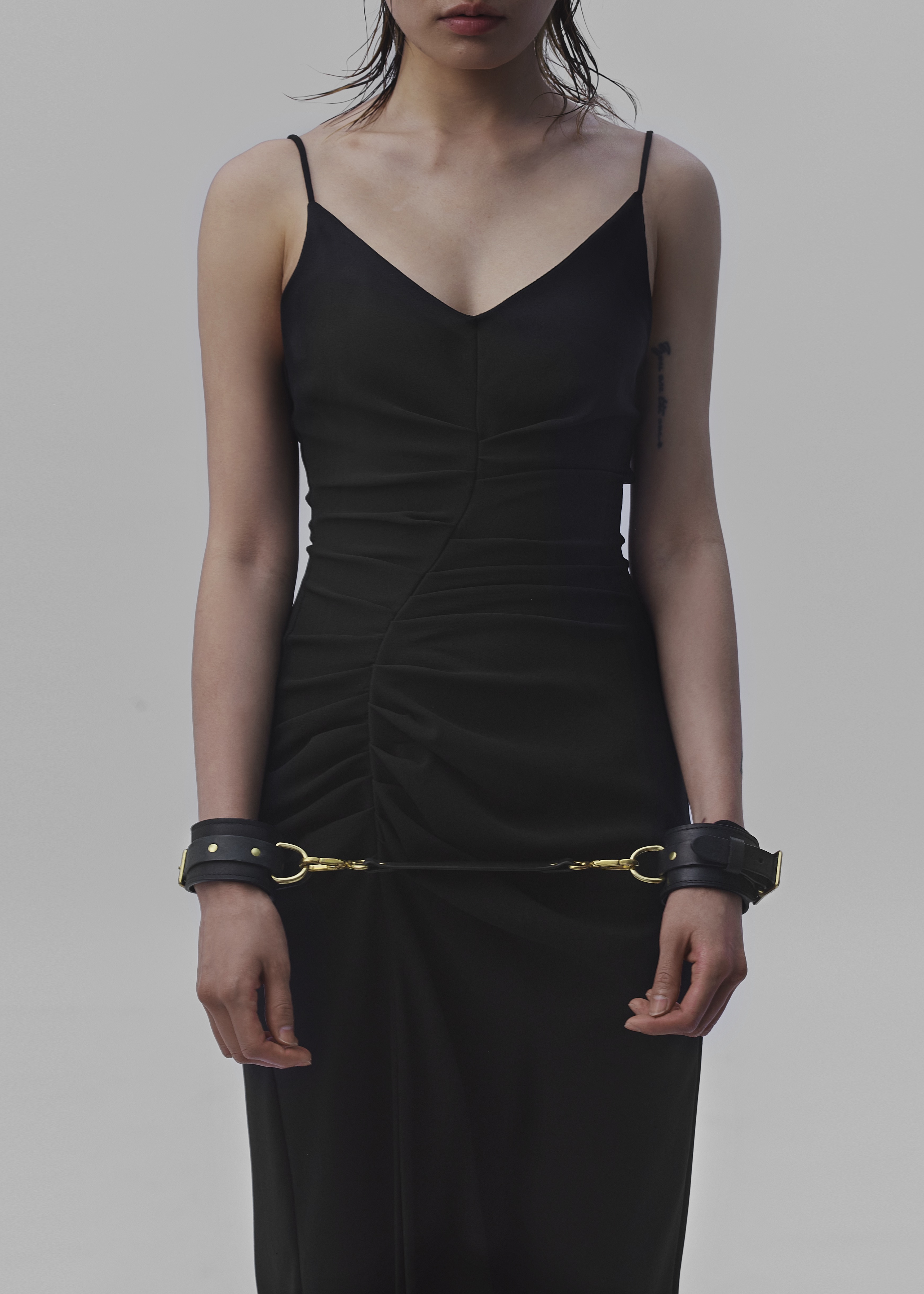 皮革連接條（不含手銬）