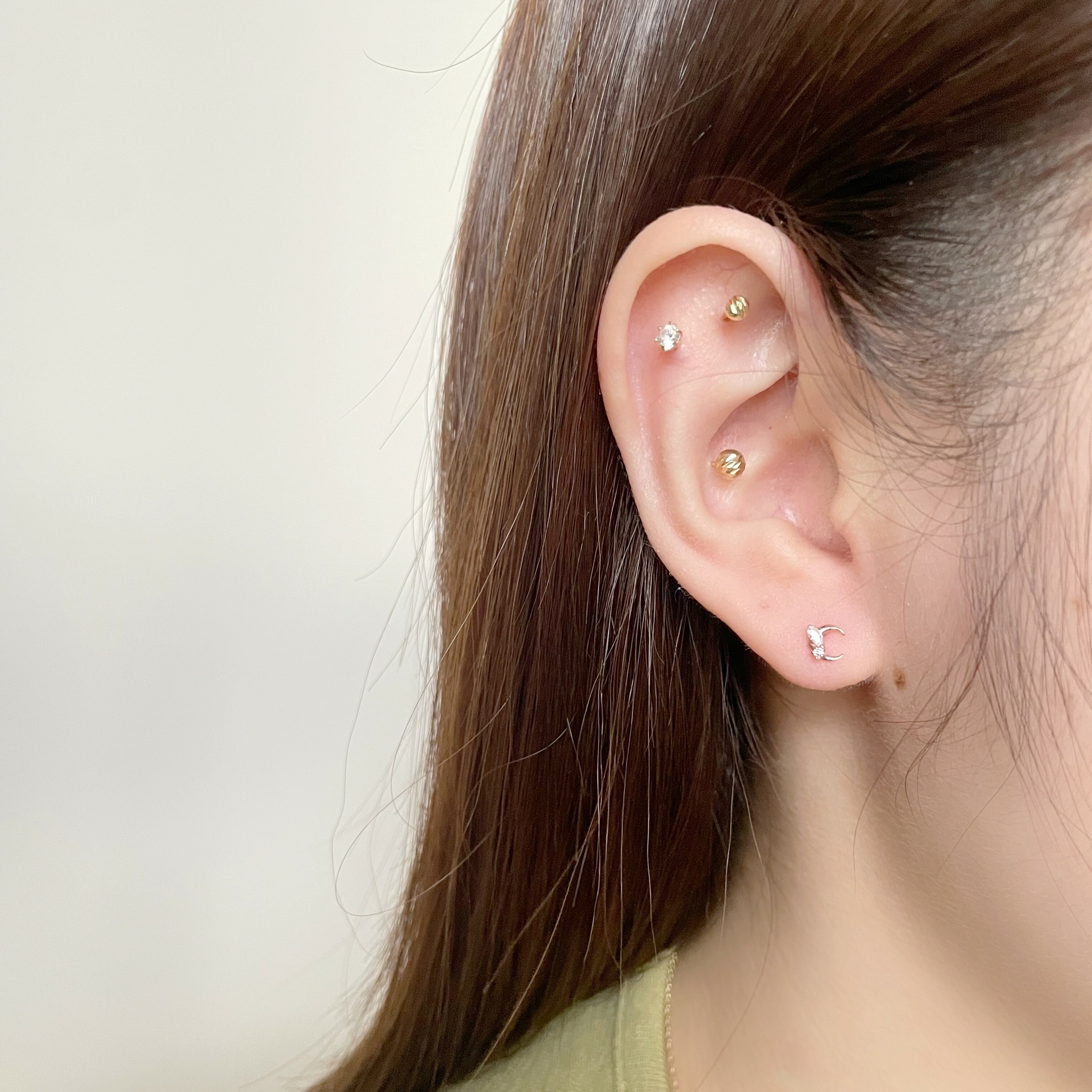 10k小牛角葉子鋯石耳環