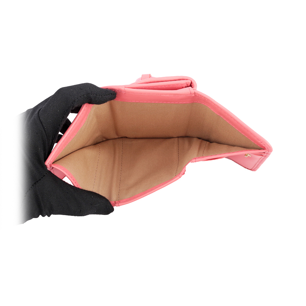 【SEE BY CHLOE】Saddie 單色牛皮編織圓環雙釦三折短夾(落日粉)