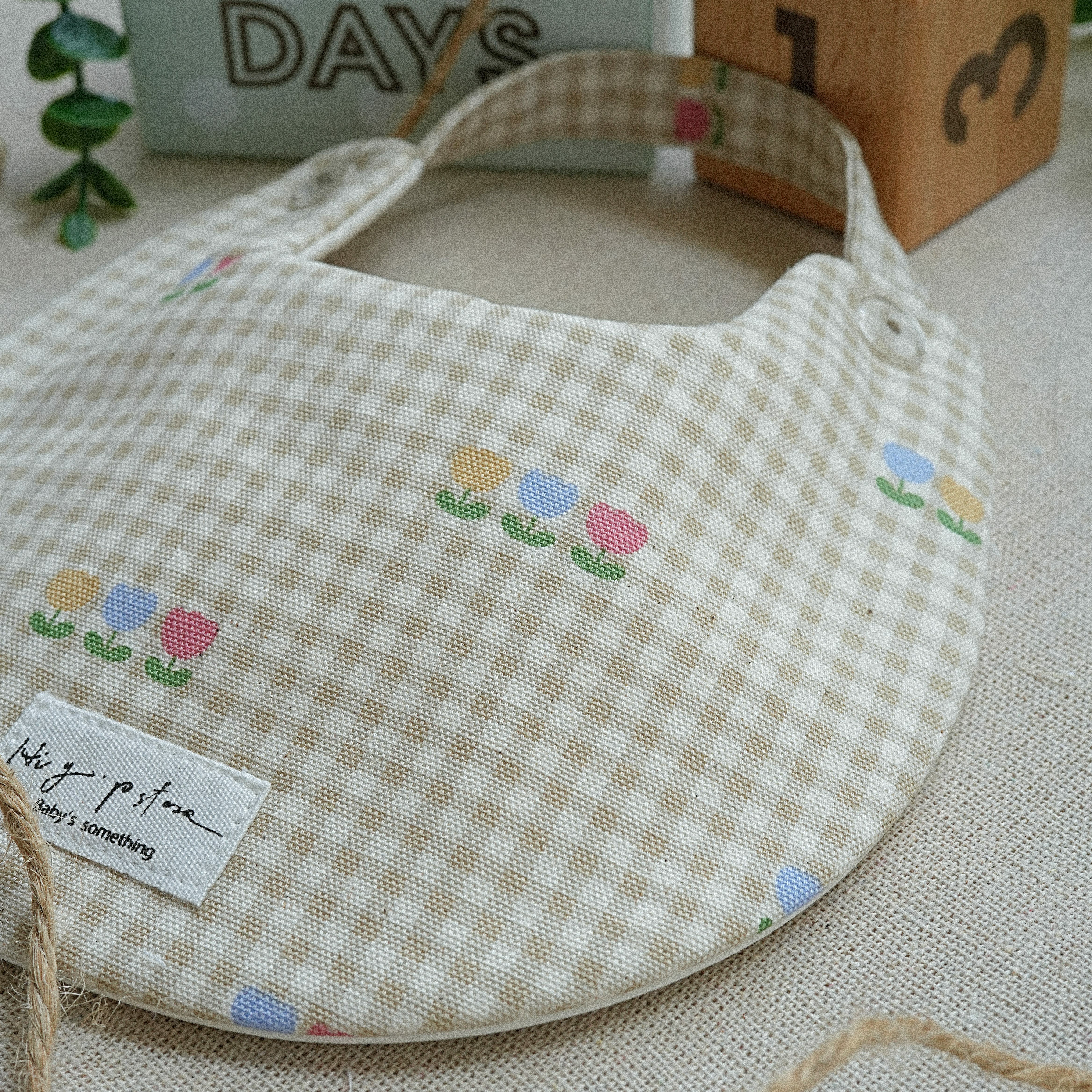 Hi Y.P store-手作圍兜-格紋鬱金香