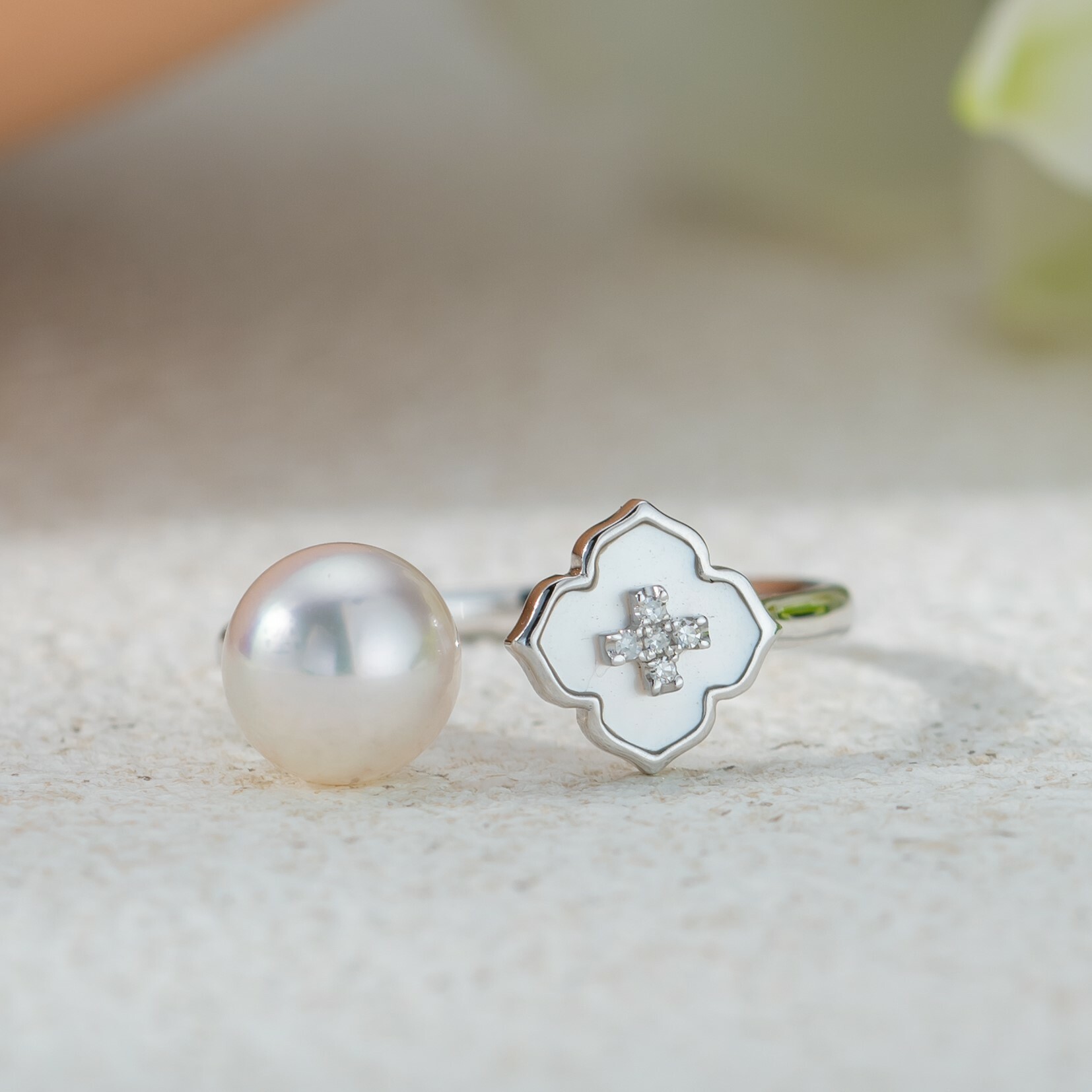 Mother of PearlAkoyaBlooming Flower18KGoldDiamond Ring