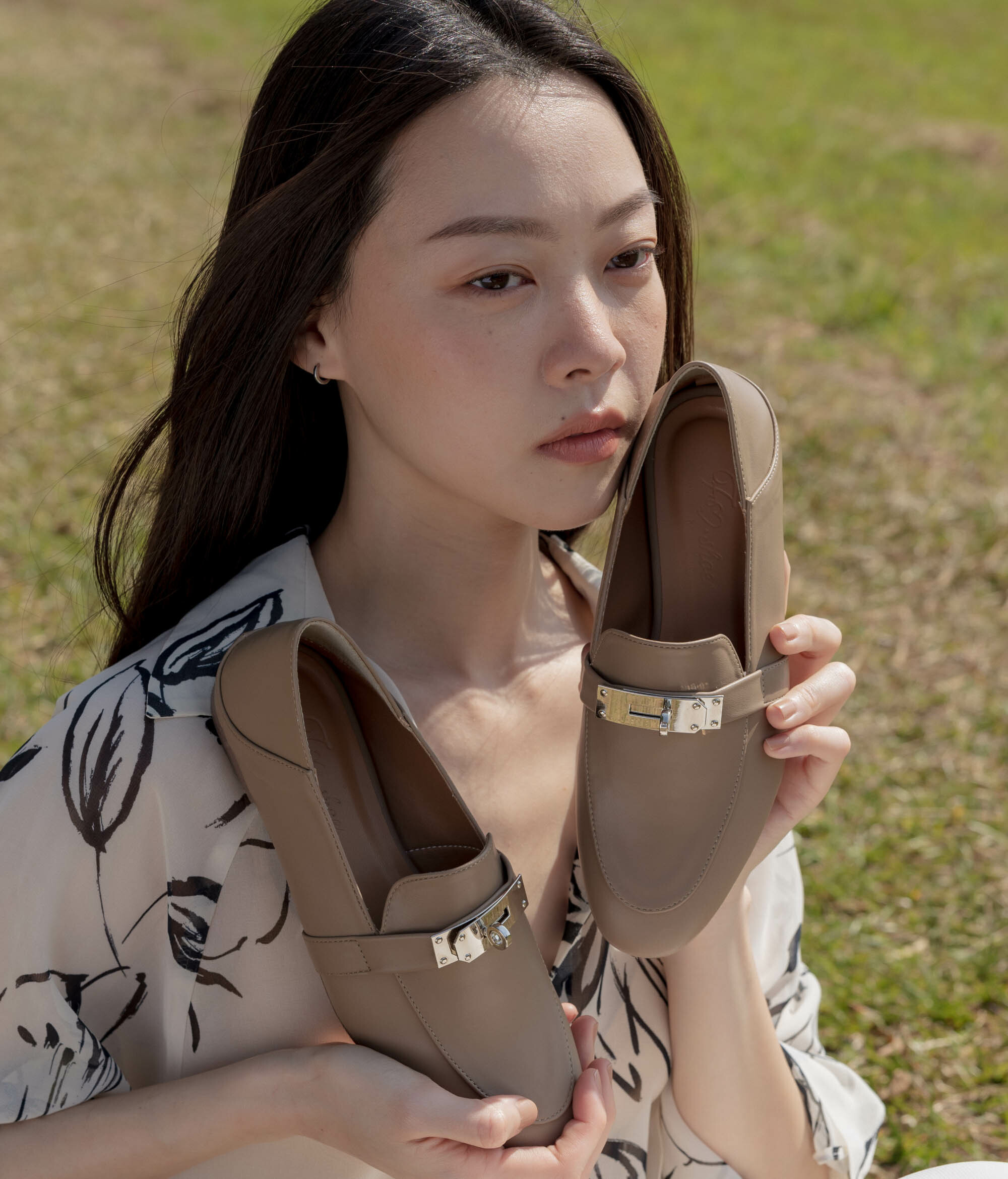 樂福鞋穿搭最新版！樂福鞋襪子這樣穿，職場專業感大加分！