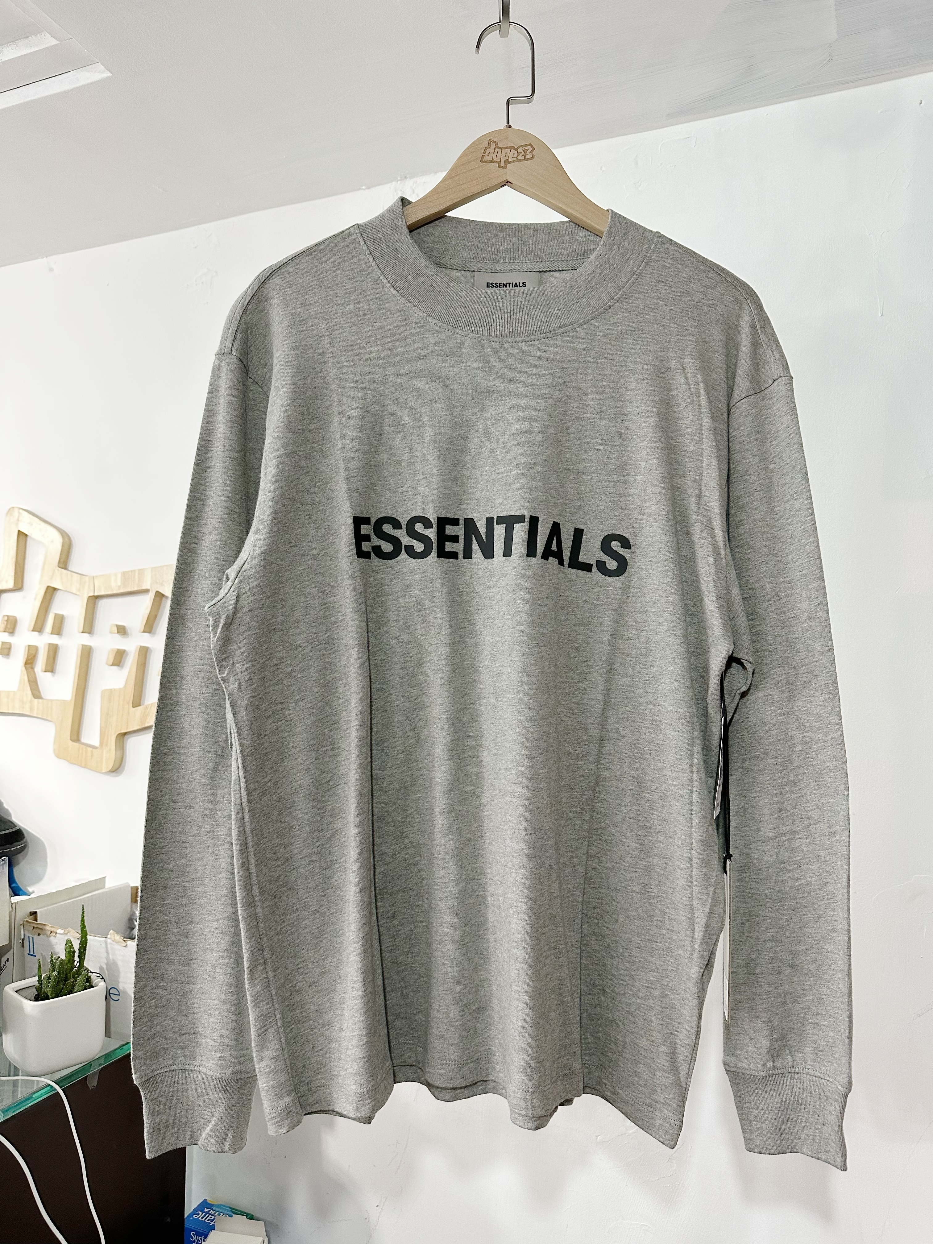 Fear of God Essentials Boxy Long Sleeve T-Shirt Applique Logo dark oatmeal