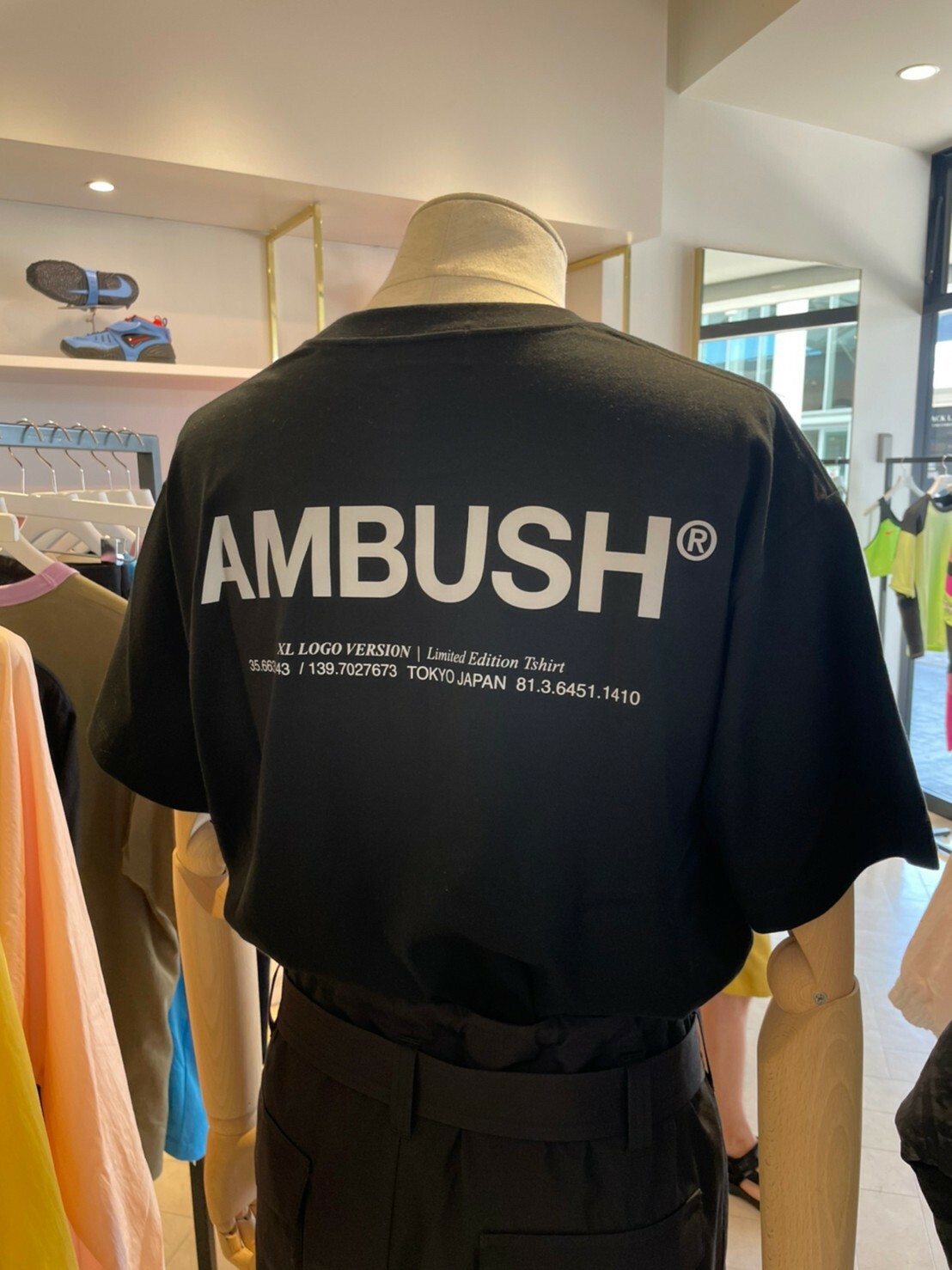 限時折扣 AMBUSH 經典款 正反面字體Logo短袖 T 店鋪限定