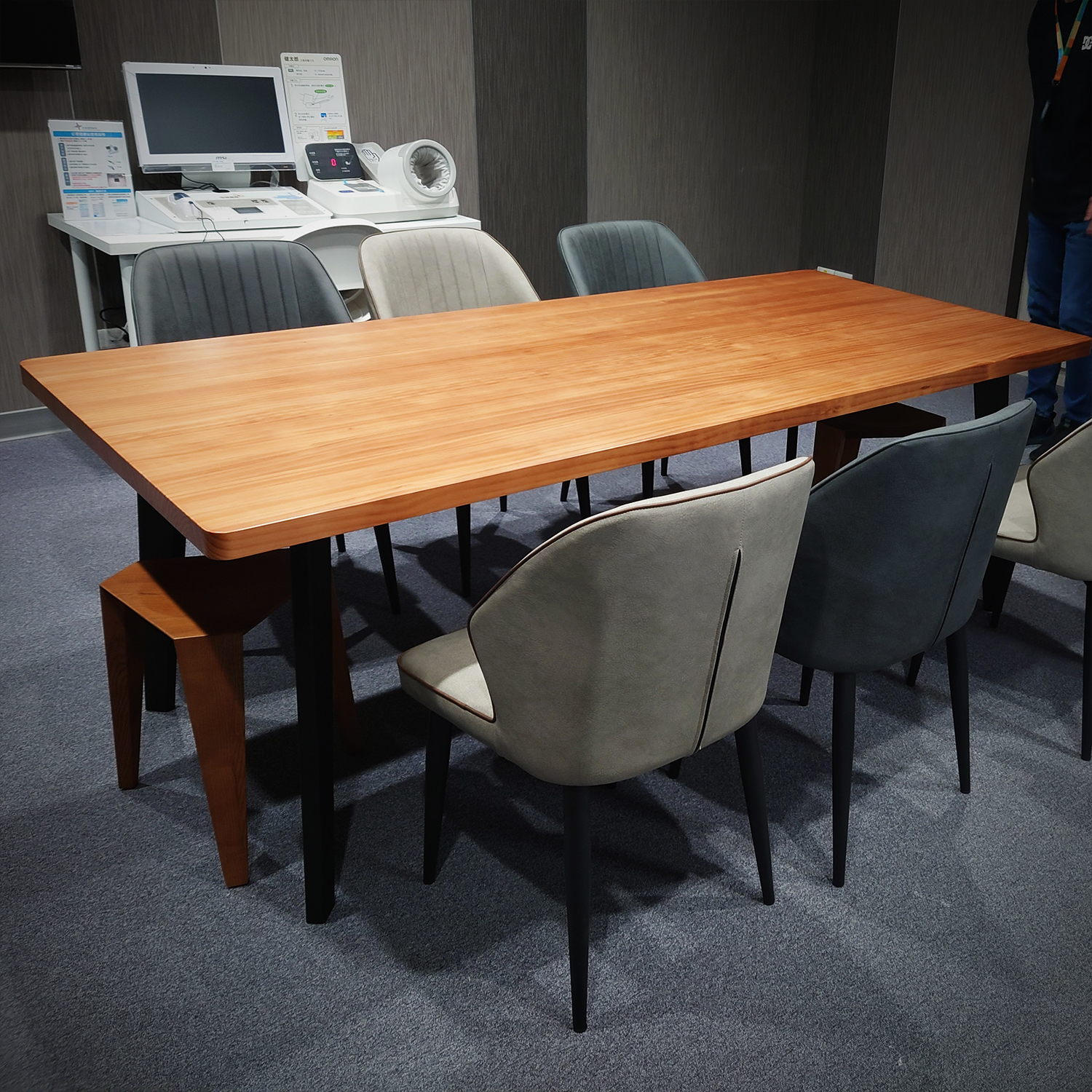 Sicily-西西里斜腳實木桌|可訂製