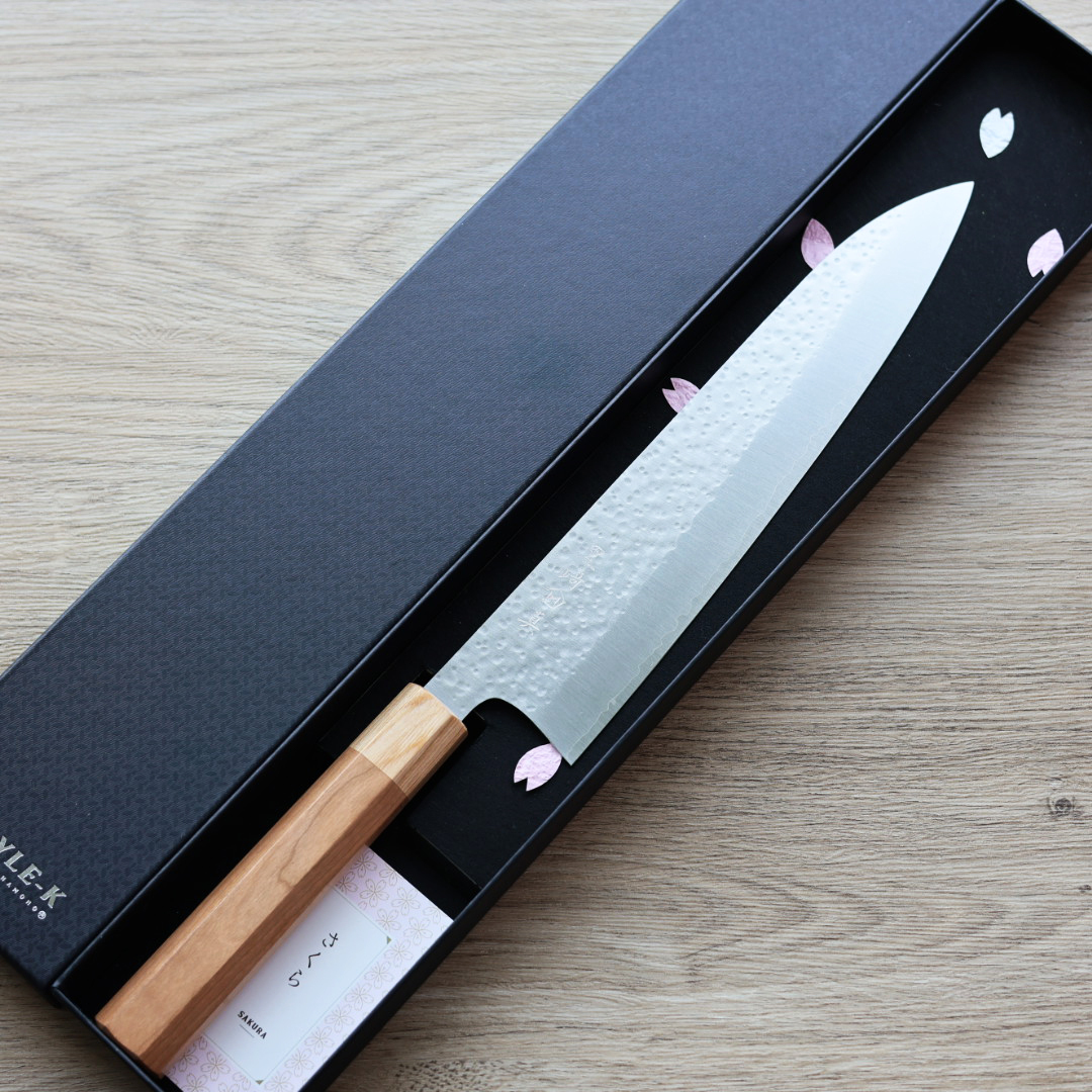黑崎真 牛刀 240mm SG2粉末HSS鋼 櫻花鎚目