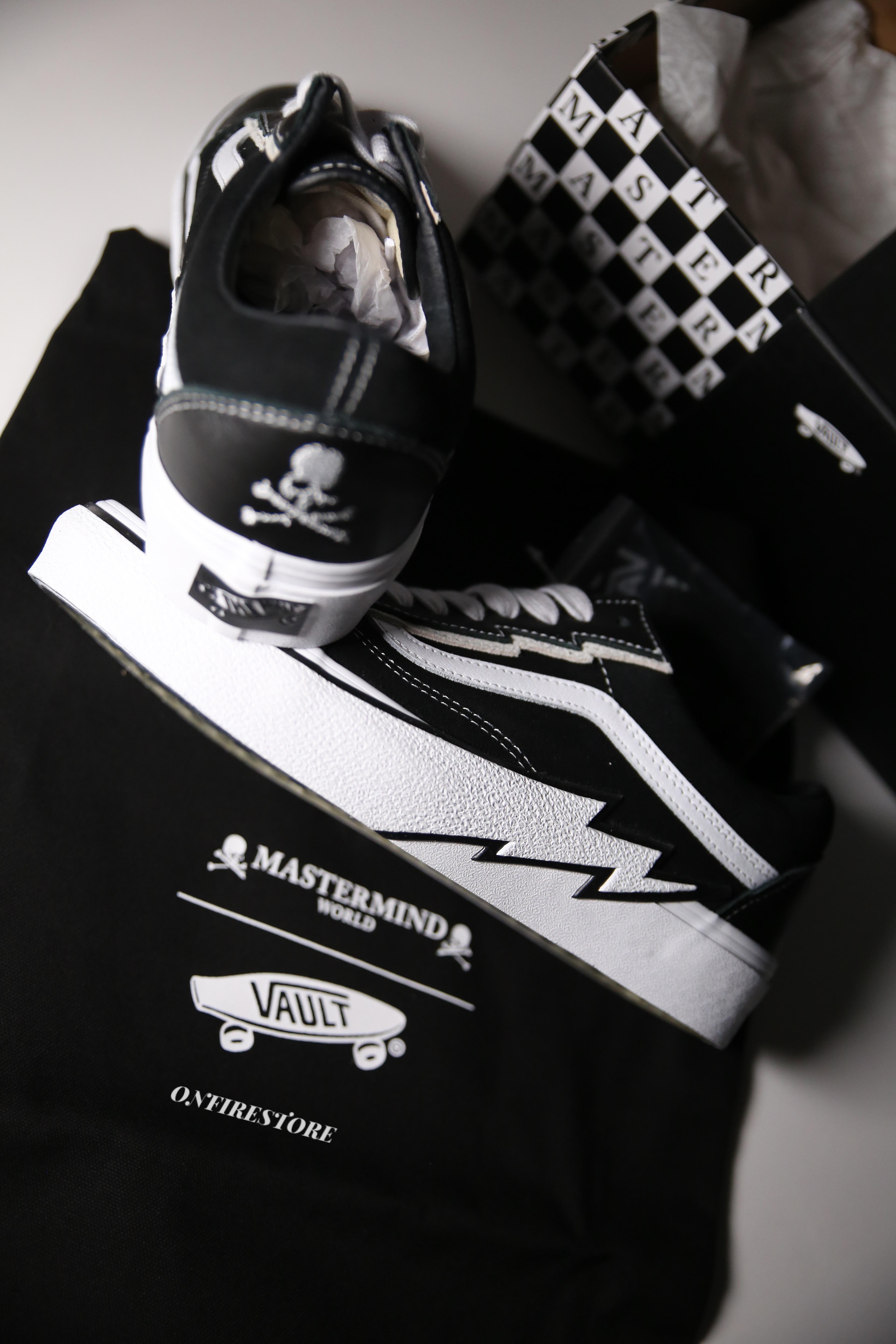{現貨} VAULT BY VANS X MASTERMIND WORLD OLD SKOOL BOLT LX