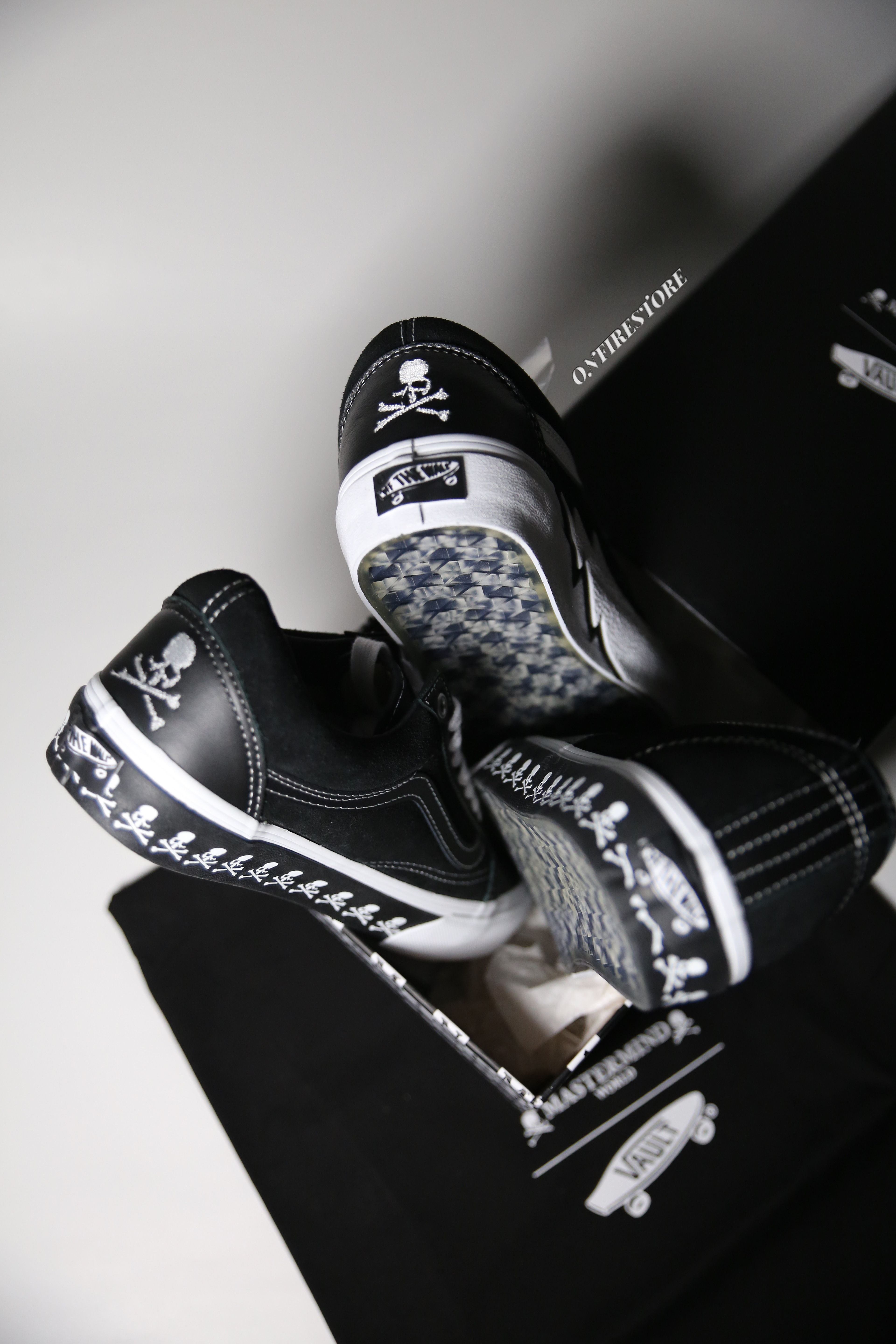 新品 mastermind×VANS Old Skool Bolt VI30cm Vans - Vans Vault X Mastermind World Old Skool Bolt VI | HBX