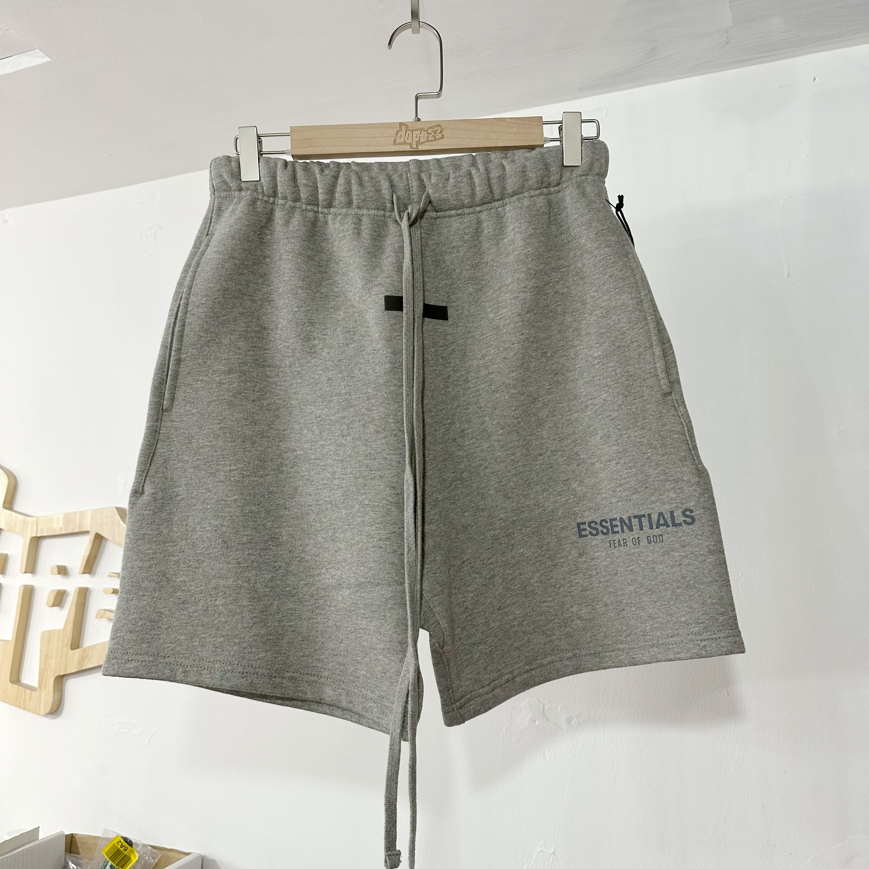 Fear of God Essentials reflective 3M shorts DARK OATMEAL 反光短褲