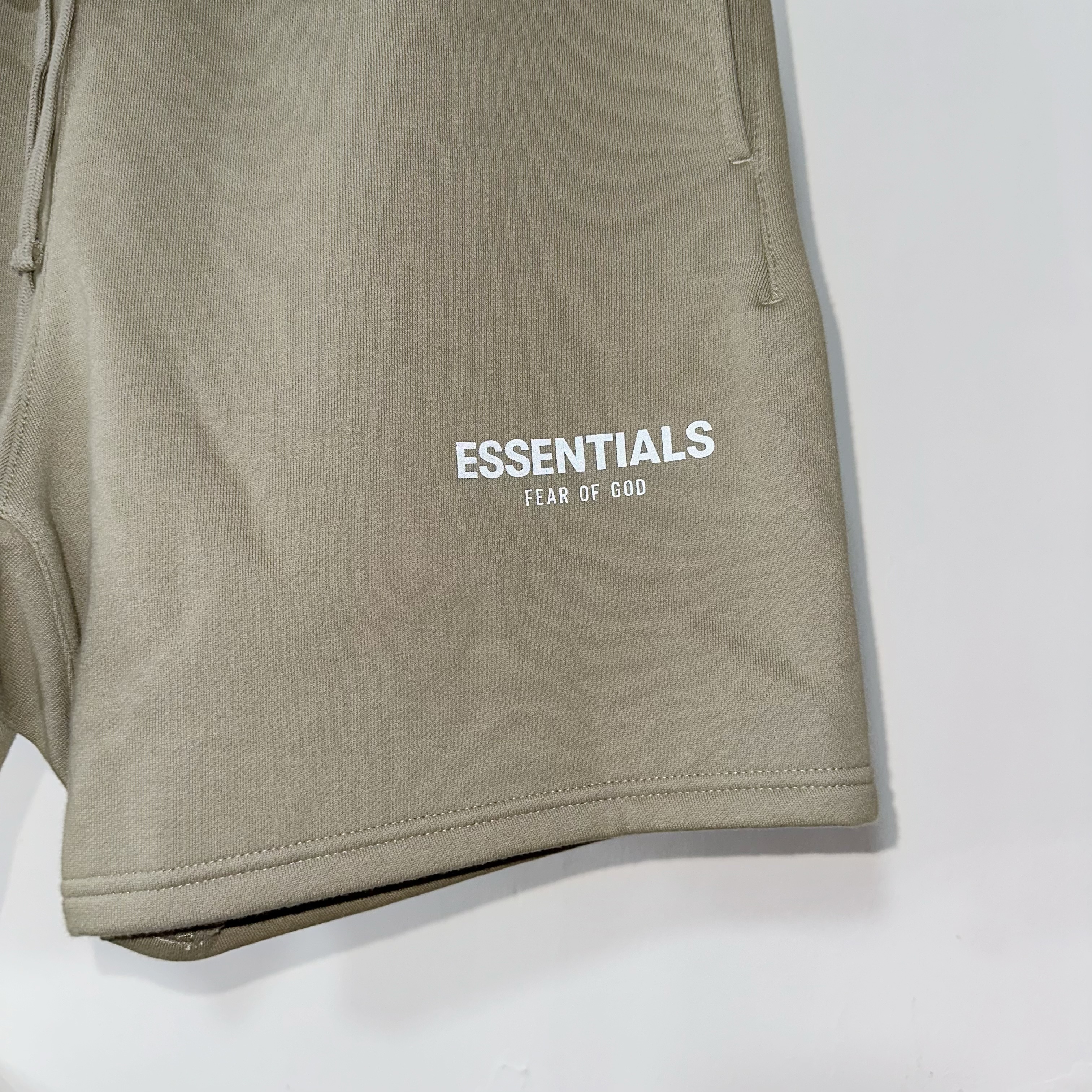 Fear of God Essentials reflective 3M shorts MOSS 反光短褲