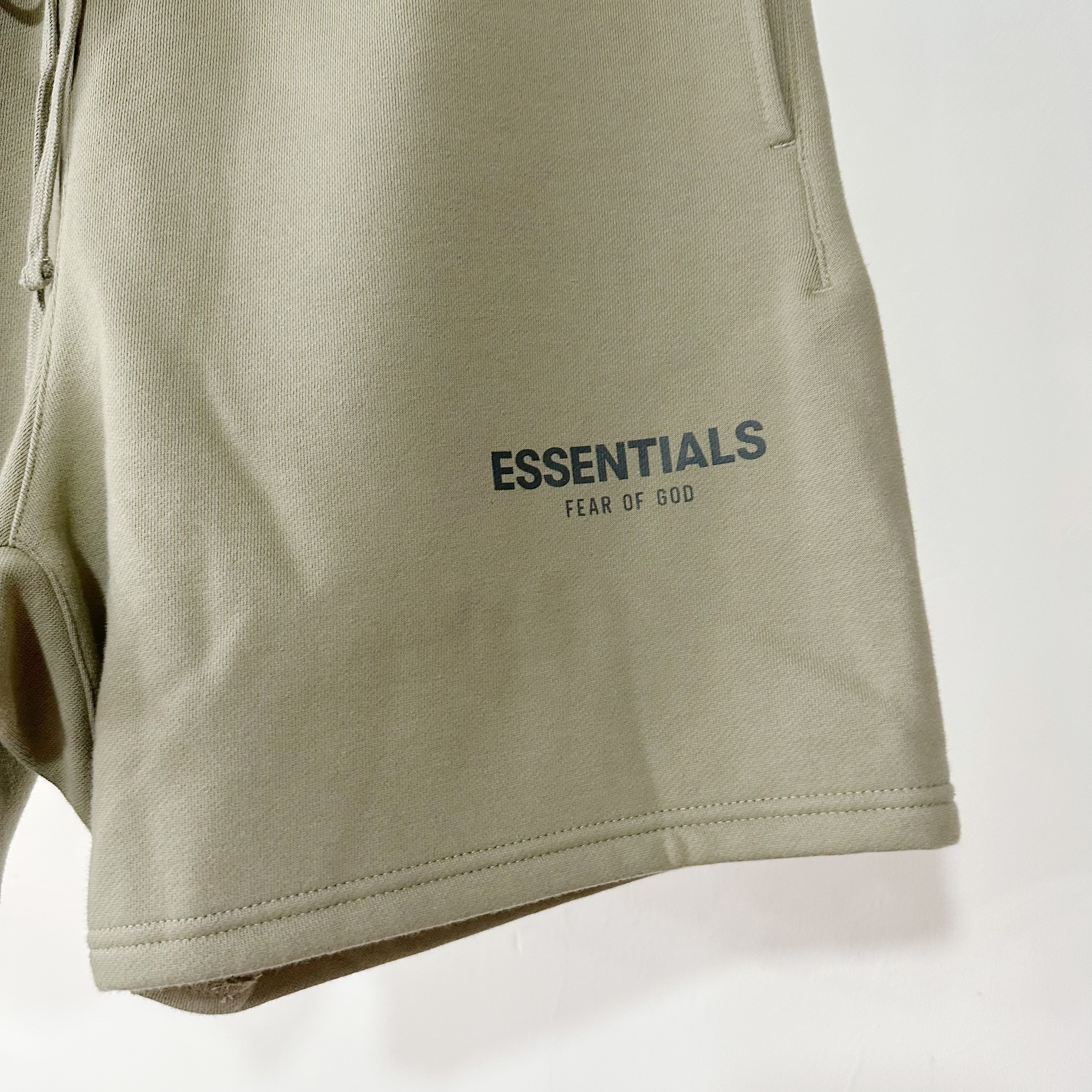 Fear of God Essentials reflective 3M shorts Pistachio 反光短褲