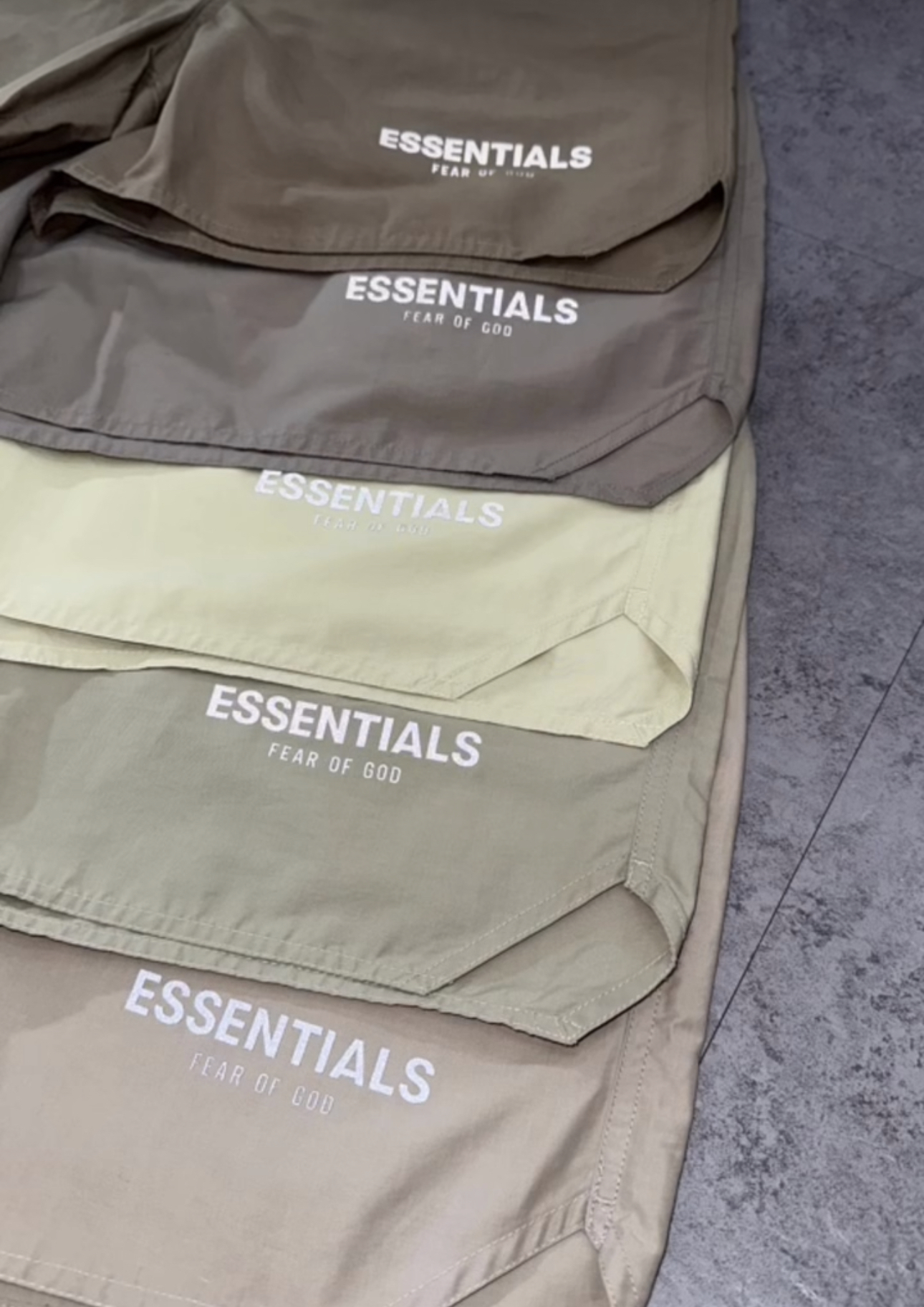 Fear Of God Essentials SS21 Volley Shorts 3M短褲 MOSS