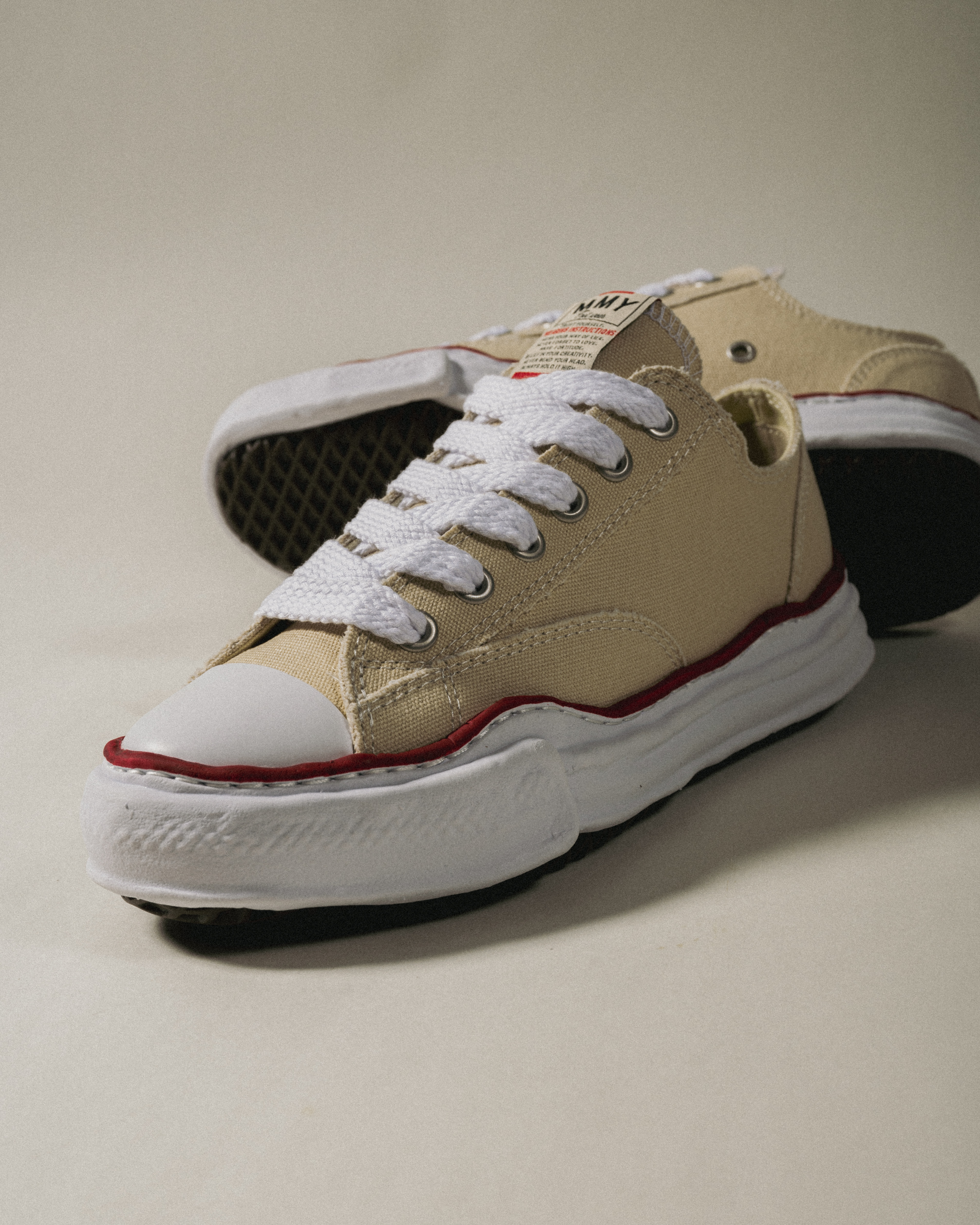 MIHARA Peterson Low Canvas Sneaker 