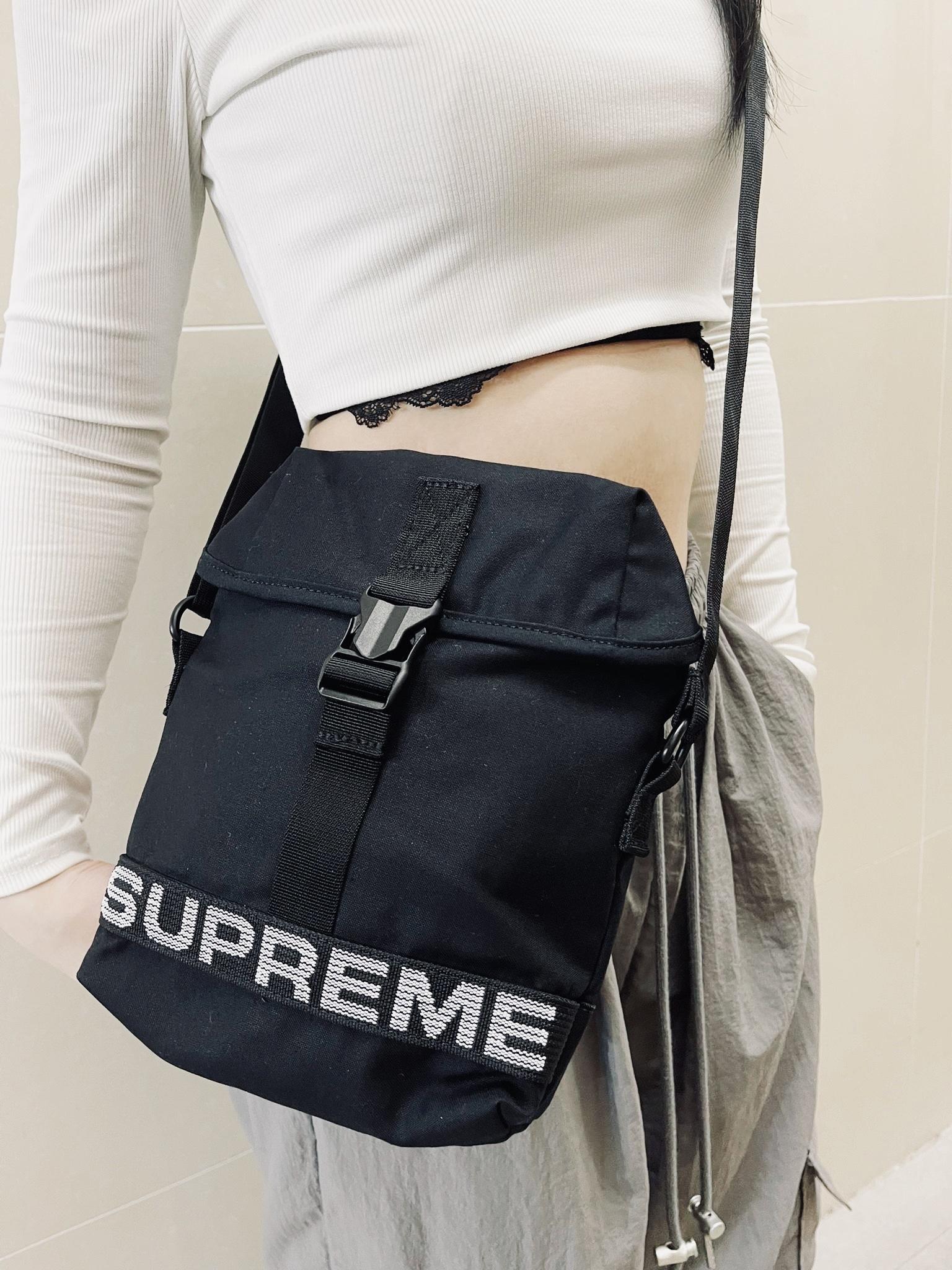 Supreme Field Side Bag Black RED OLIVE