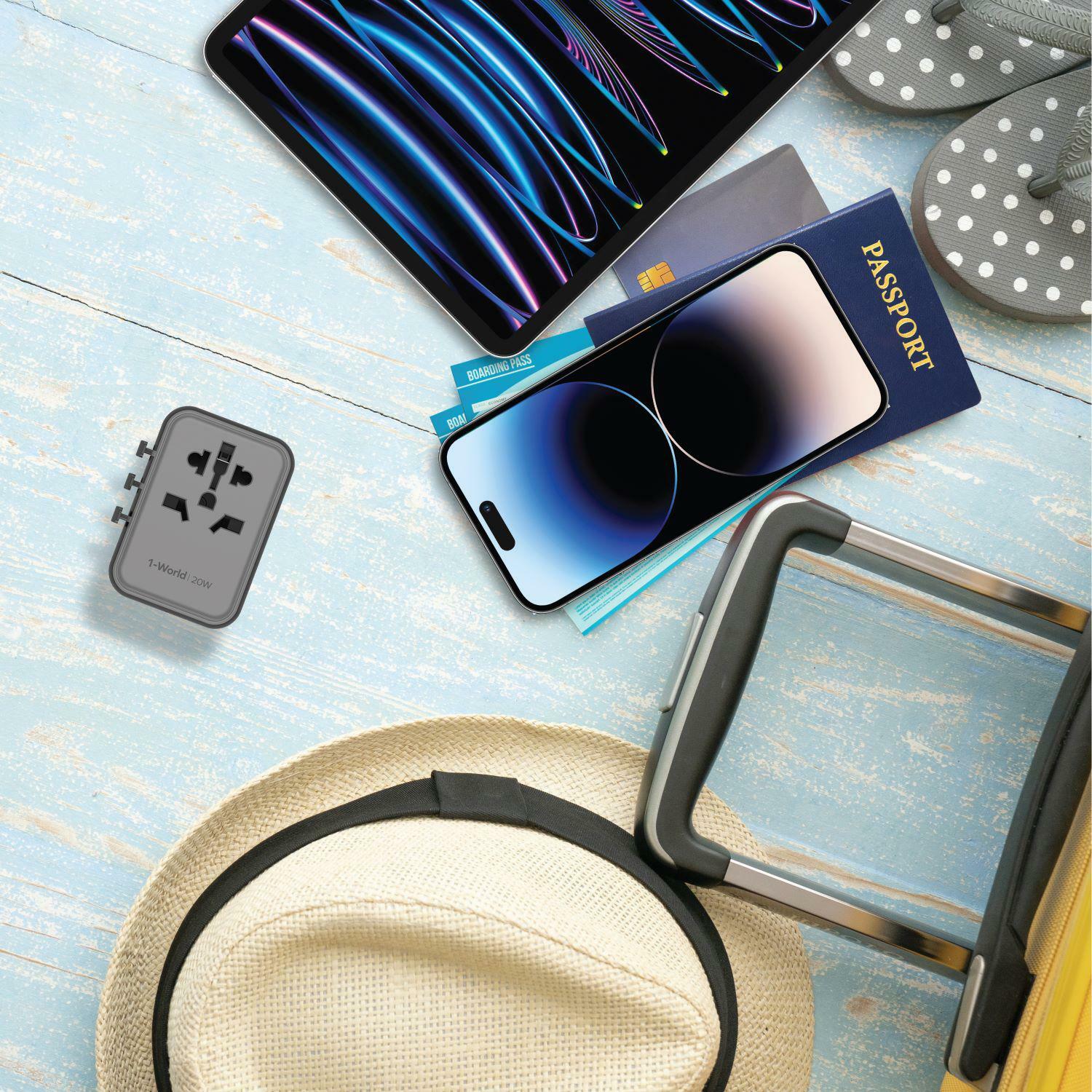 Momax 1-World 20W 3-插口 + AC 旅行充電插座 UA11