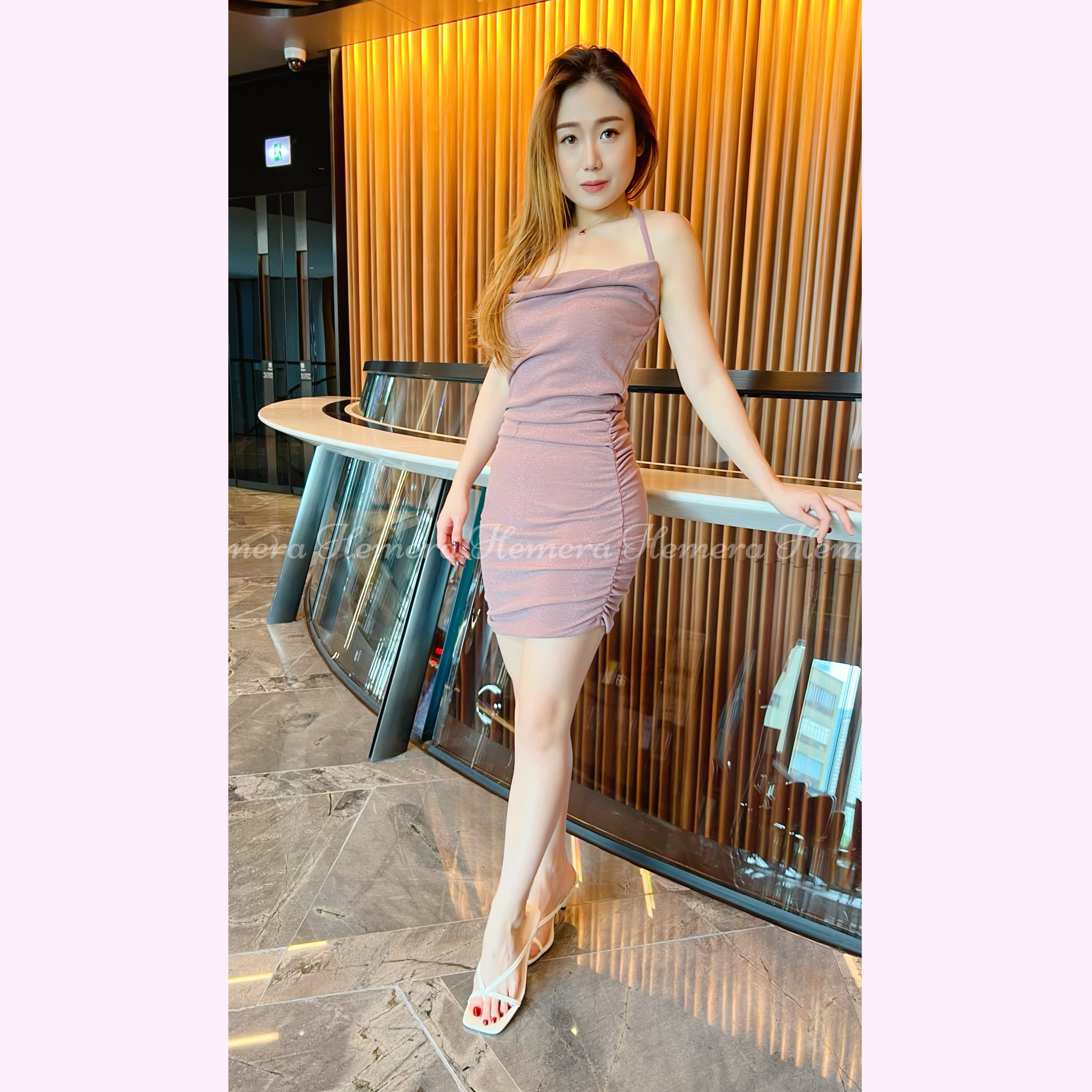 DR23W0509 垂領掛頸皺皺顯身露背連身裙