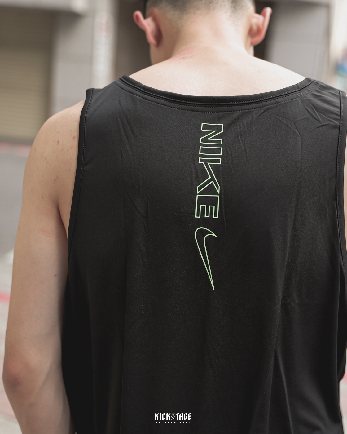 **特價商品售出不退換**男款 NIKE SWIM BLOCK SWOOSH 黑色 白色 小勾 吸濕排汗 快乾 游泳 運動背心【NESSC670】