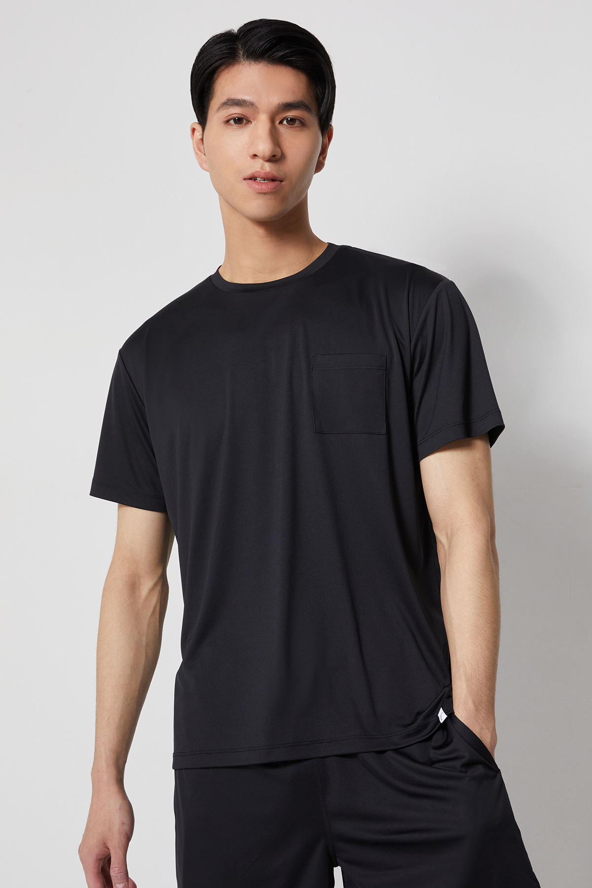 REST 親膚T-SHIRT 男（黑）