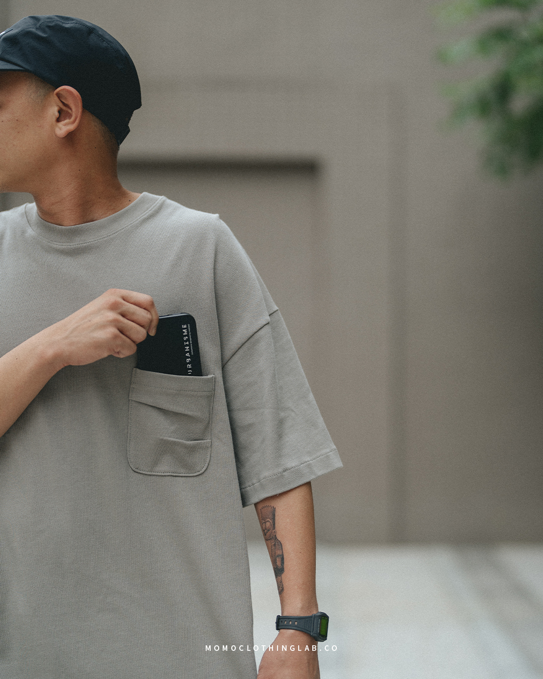 HASOSRA Pleated pocket 打褶口袋Tee 大地灰 Tishri-01