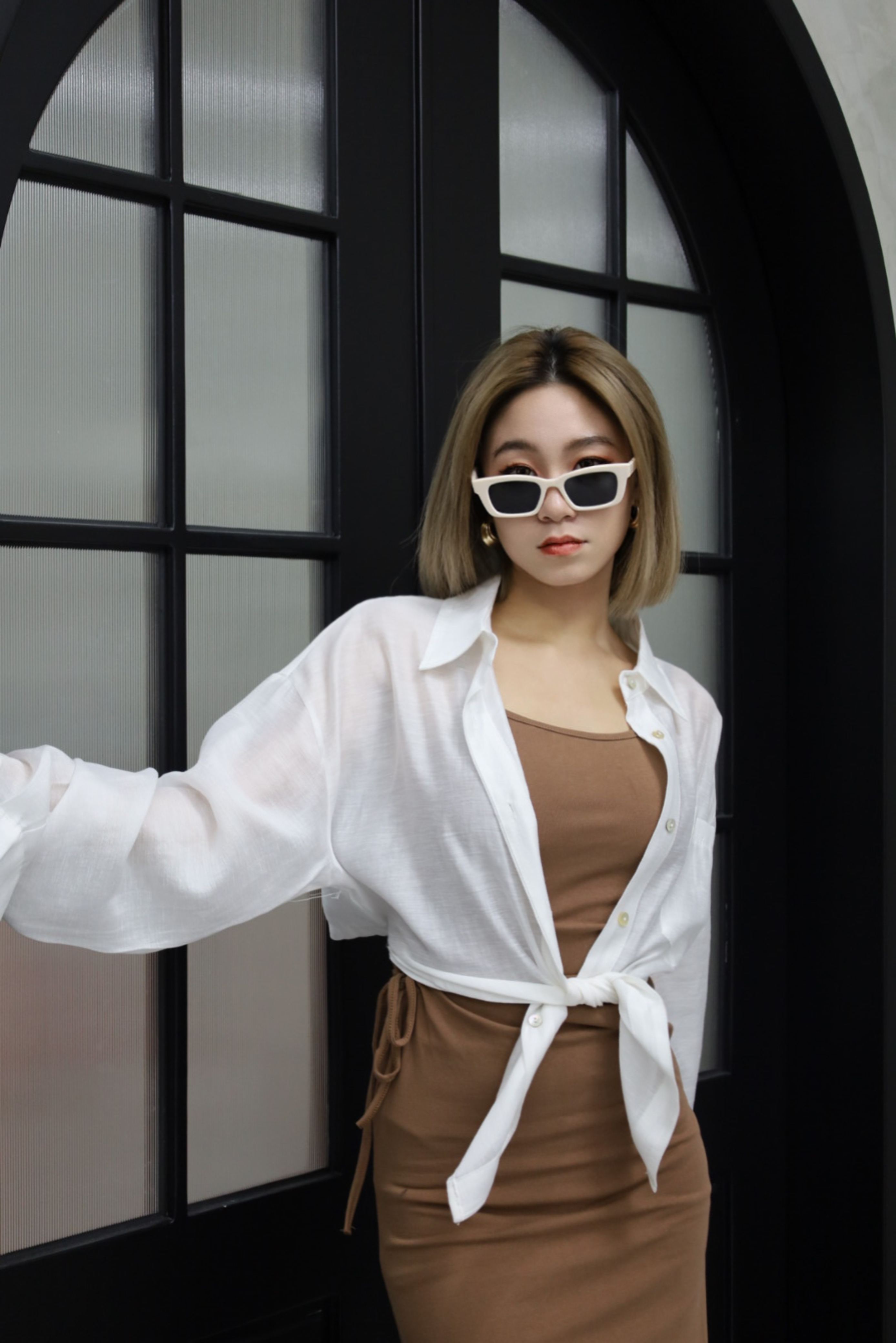 小心機後綁帶薄襯衫