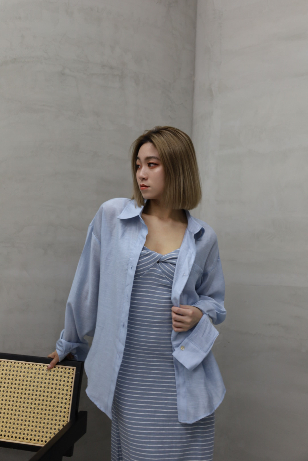 小心機後綁帶薄襯衫