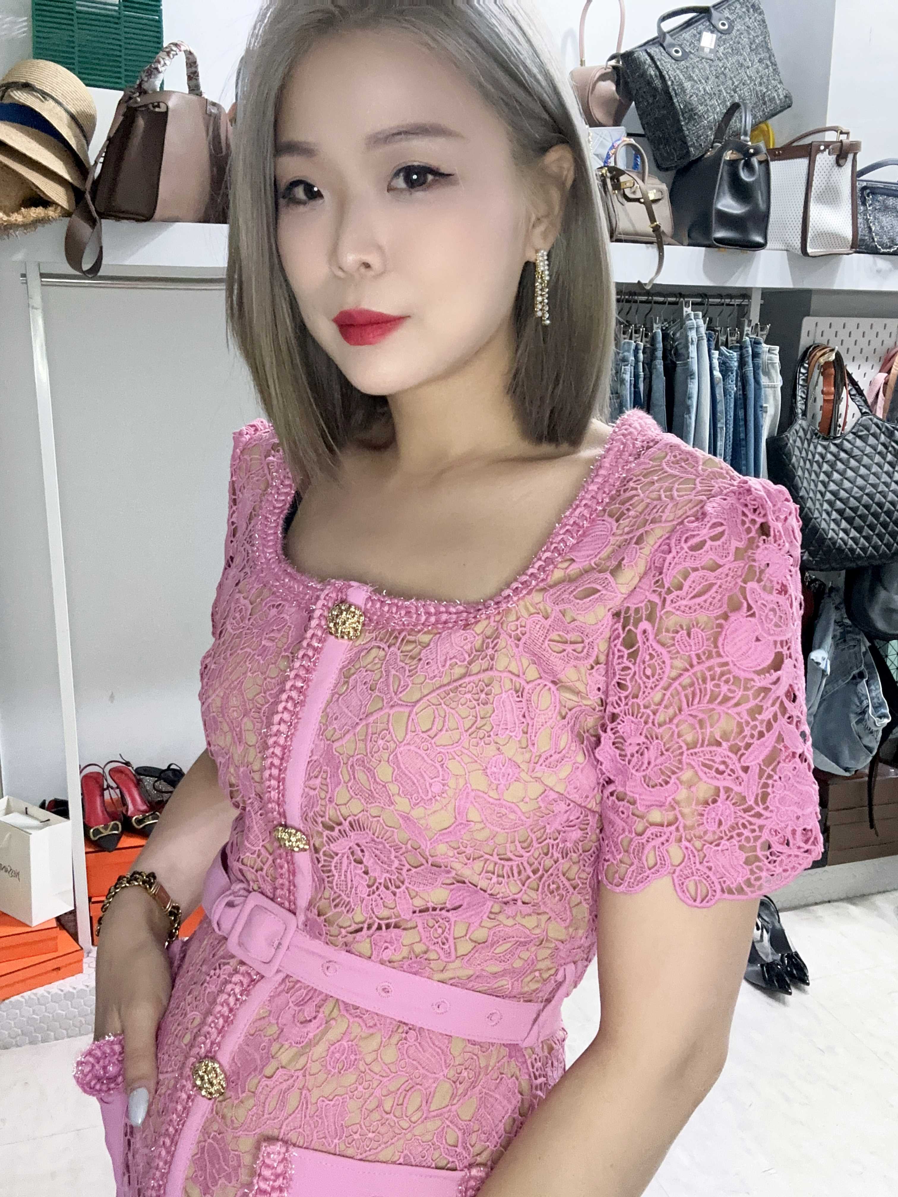 水溶蕾絲方領洋裝