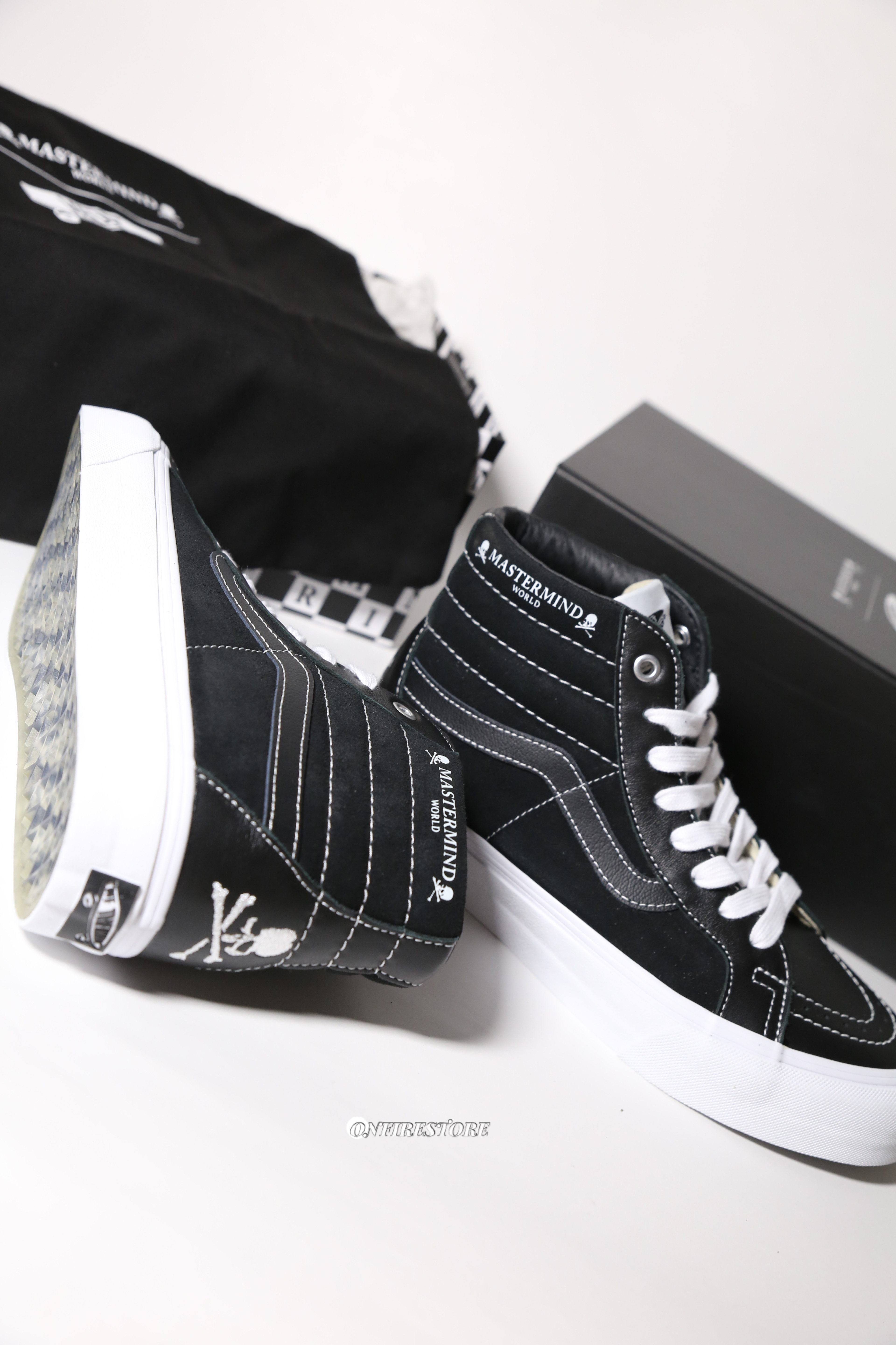 {現貨} VAULT BY VANS X MASTERMIND WORLD SK8-HI REISSUE