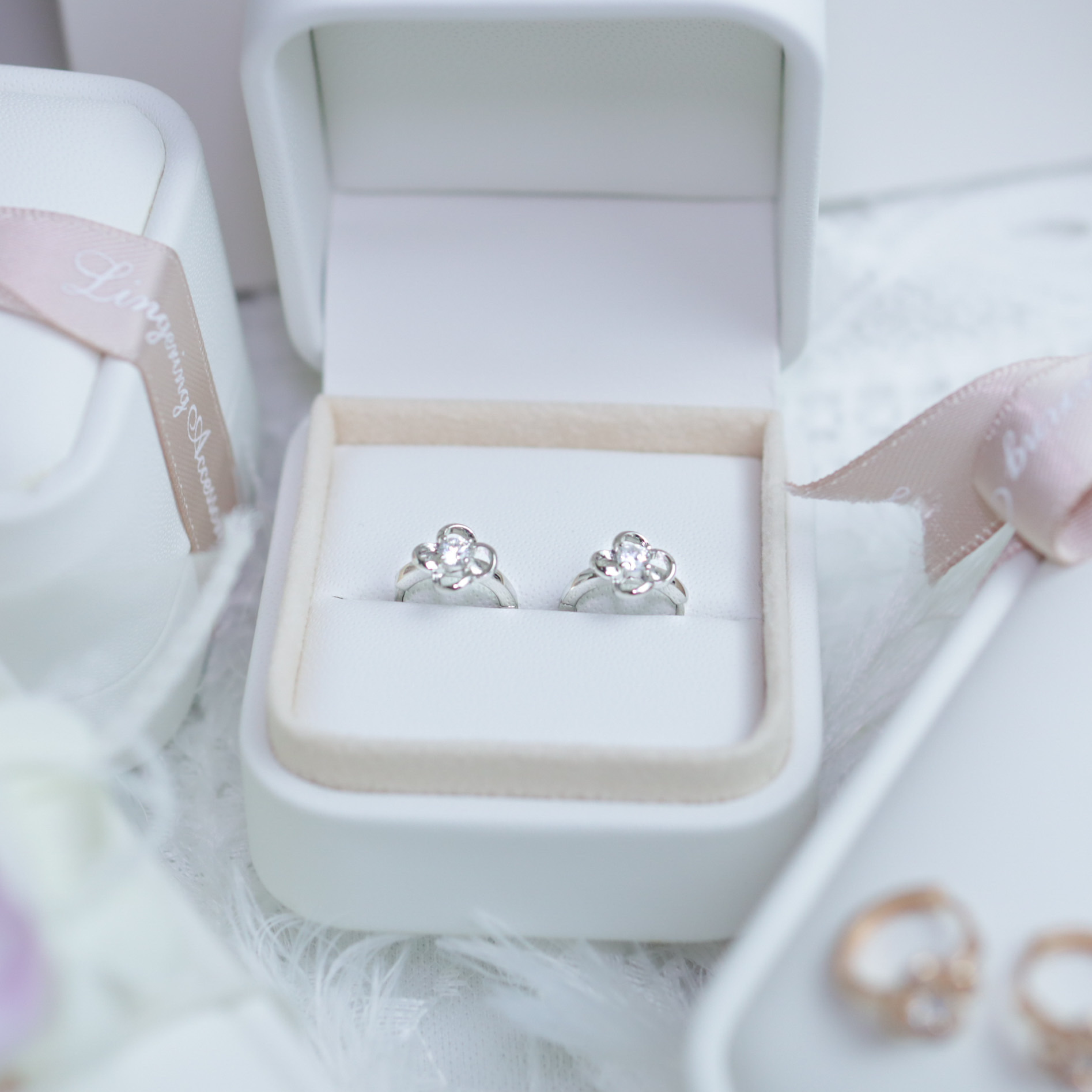 | 999足銀・白金・ 玫瑰金 | 小花禮結耳環 (銀/玫瑰金) | EA0644 |