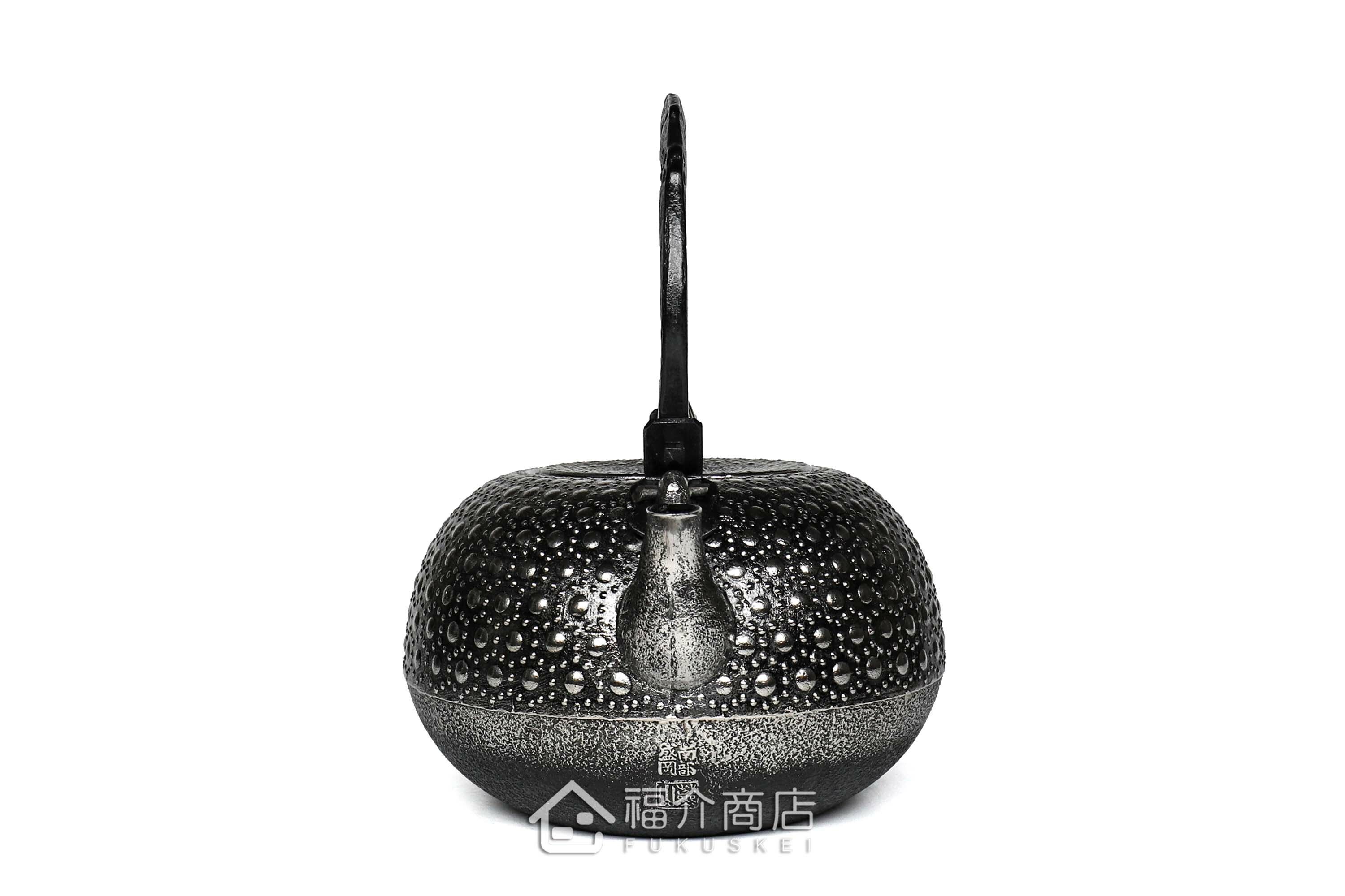 泡茶煮水用的布團型龜甲紋砂鐵壺