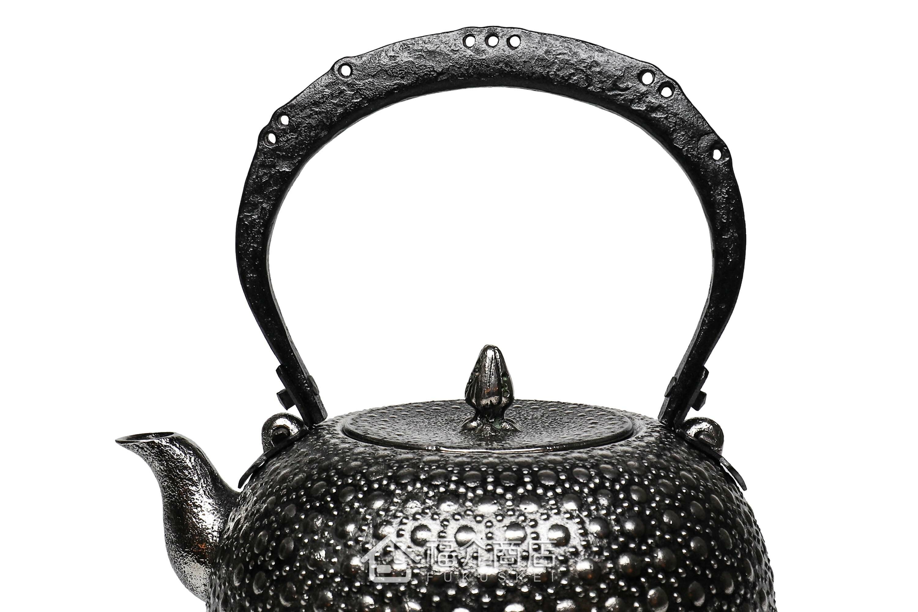 泡茶煮水用的布團型龜甲紋砂鐵壺