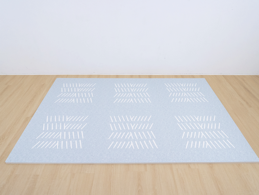 試試另一種拼法,將地墊翻轉不同方向,就會有不一樣的風格囉