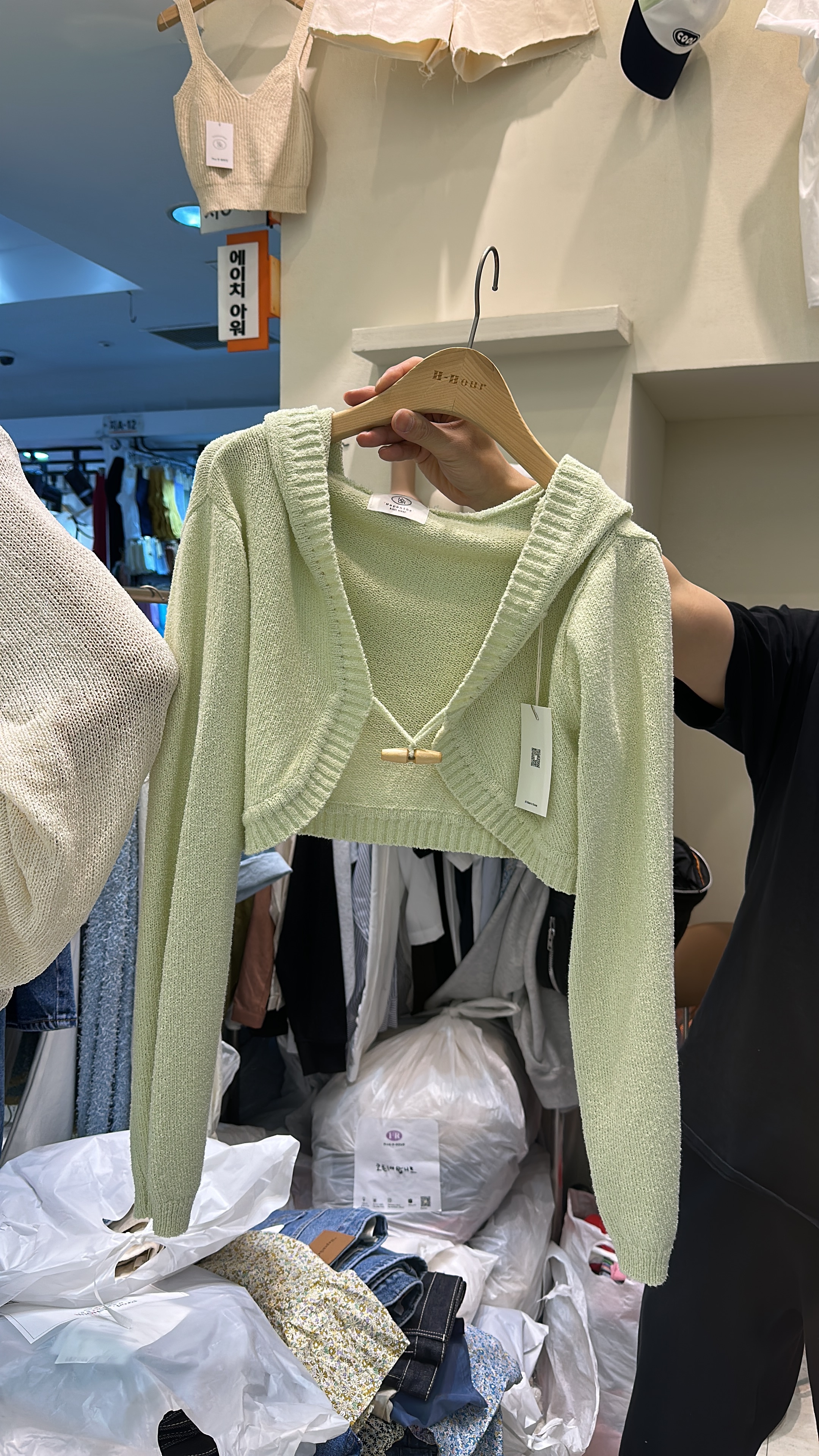 有帽牛角鈕防曬衣